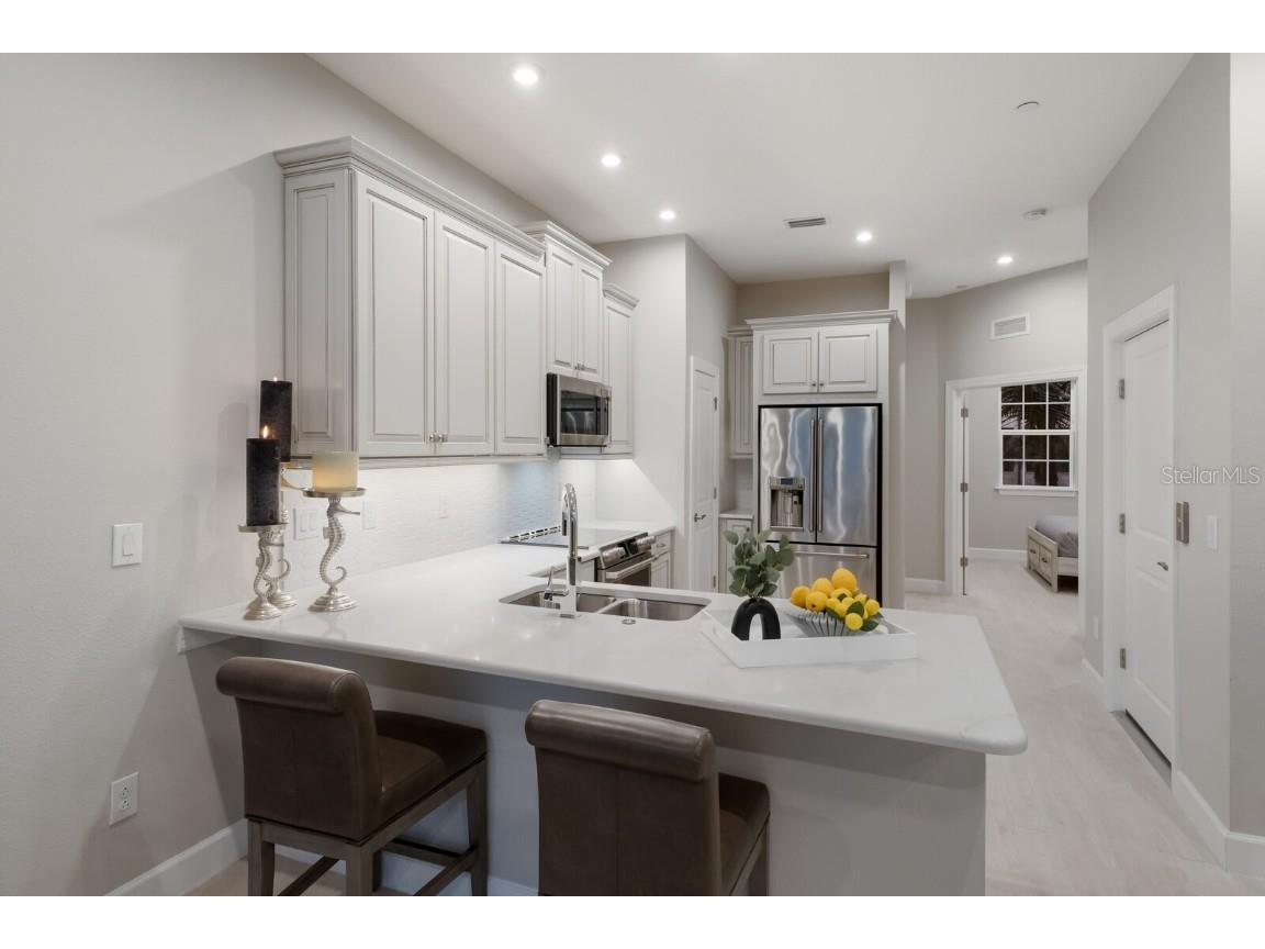 5565 Cannes Circle #5565 Sarasota FL 34231 A4664854 image10