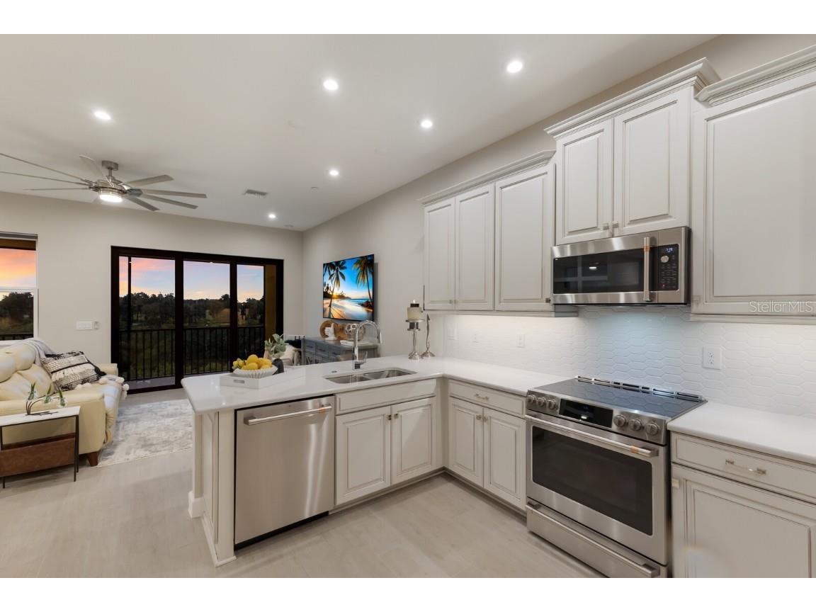 5565 Cannes Circle #5565 Sarasota FL 34231 A4664854 image11