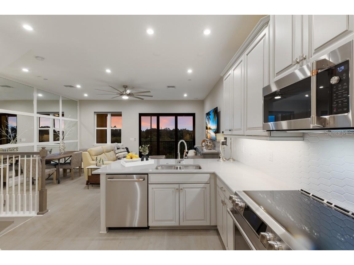 5565 Cannes Circle #5565 Sarasota FL 34231 A4664854 image12