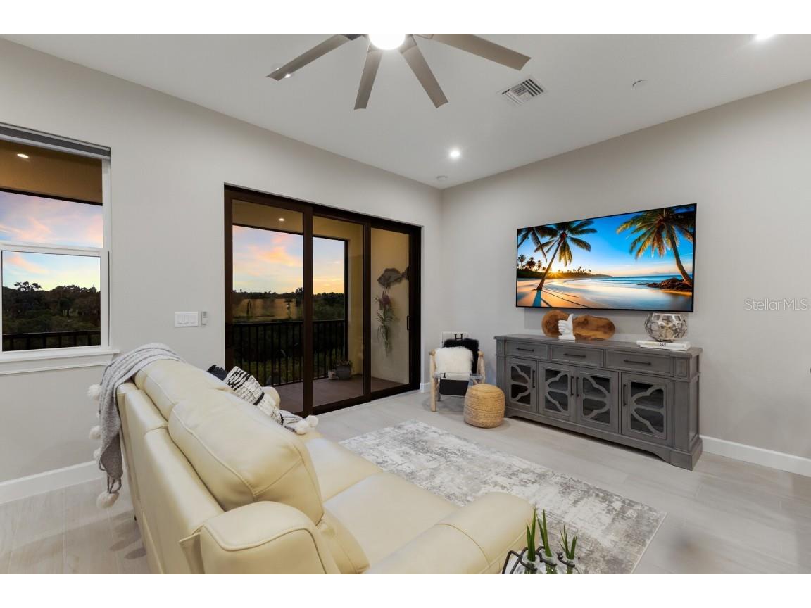 5565 Cannes Circle #5565 Sarasota FL 34231 A4664854 image14