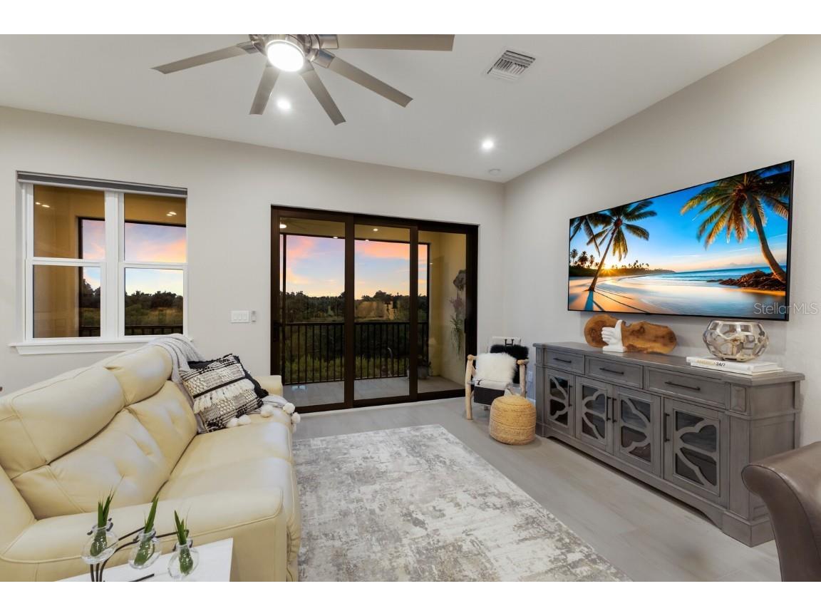 5565 Cannes Circle #5565 Sarasota FL 34231 A4664854 image15