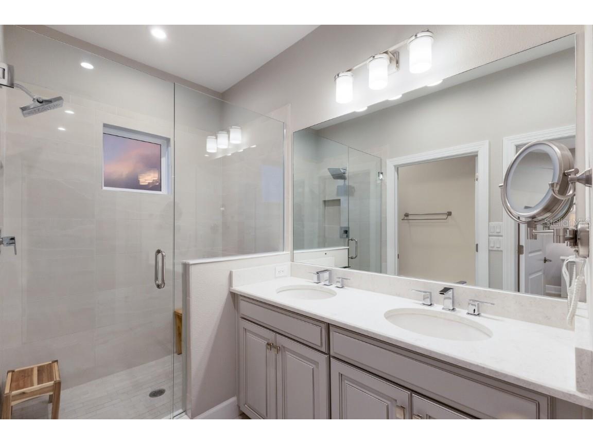 5565 Cannes Circle #5565 Sarasota FL 34231 A4664854 image25