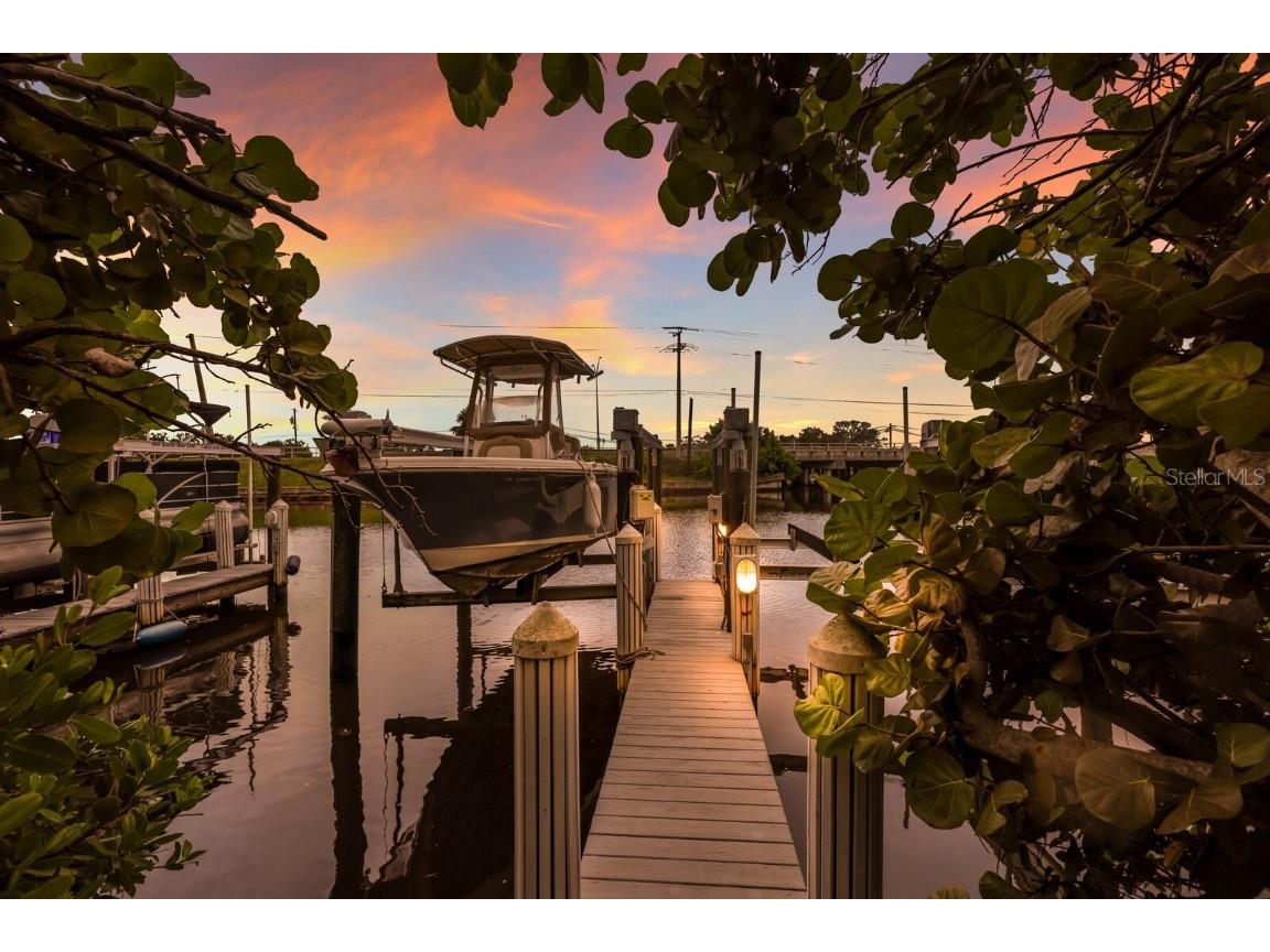 5565 Cannes Circle #5565 Sarasota FL 34231 A4664854 image3