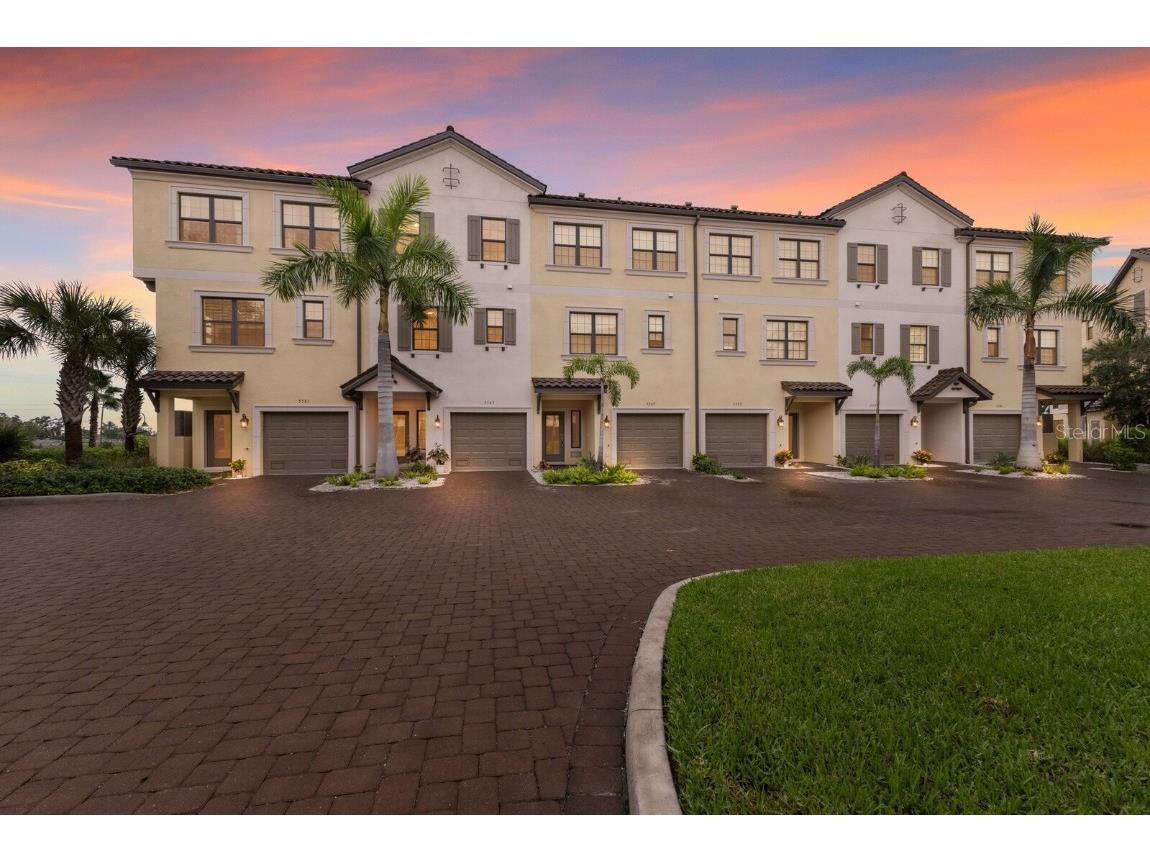 5565 Cannes Circle #5565 Sarasota FL 34231 A4664854 image4