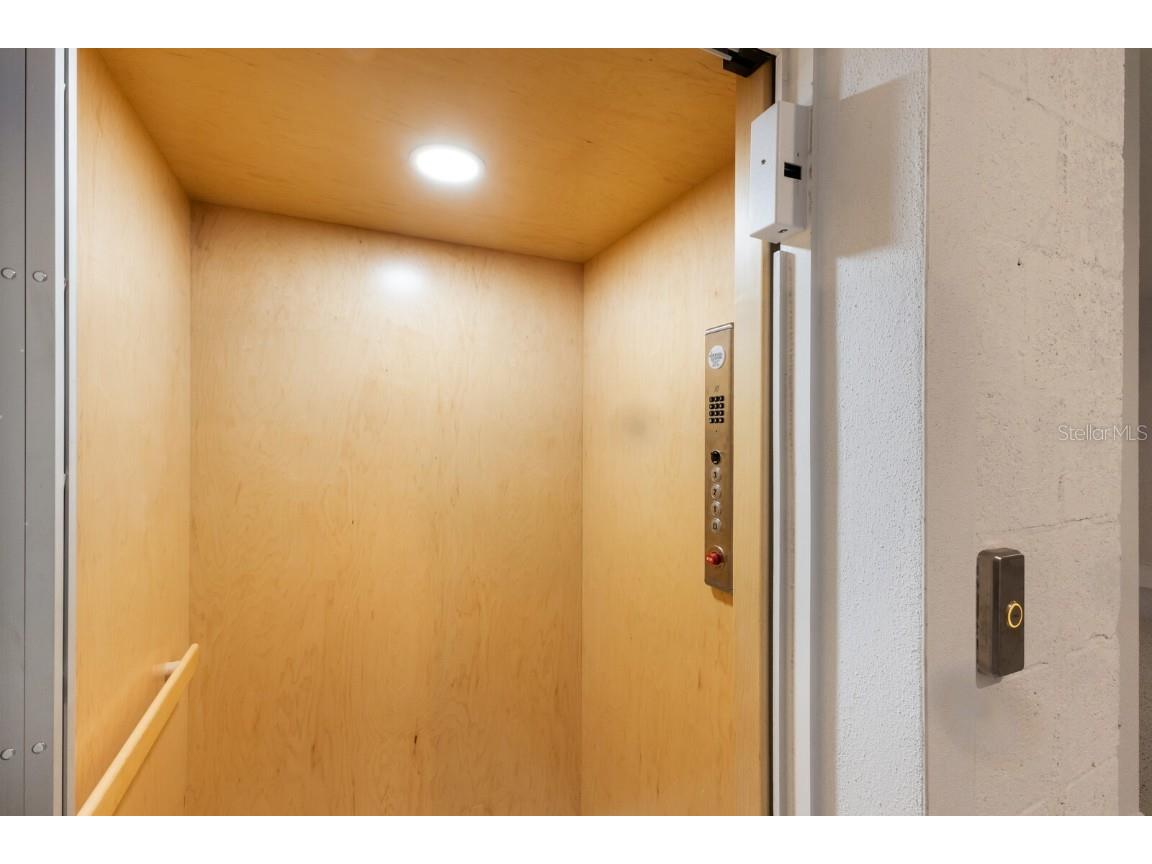 5565 Cannes Circle #5565 Sarasota FL 34231 A4664854 image6