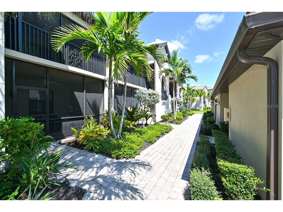 5567 Palmer Circle #104 Bradenton FL 34211 A4547612 image3