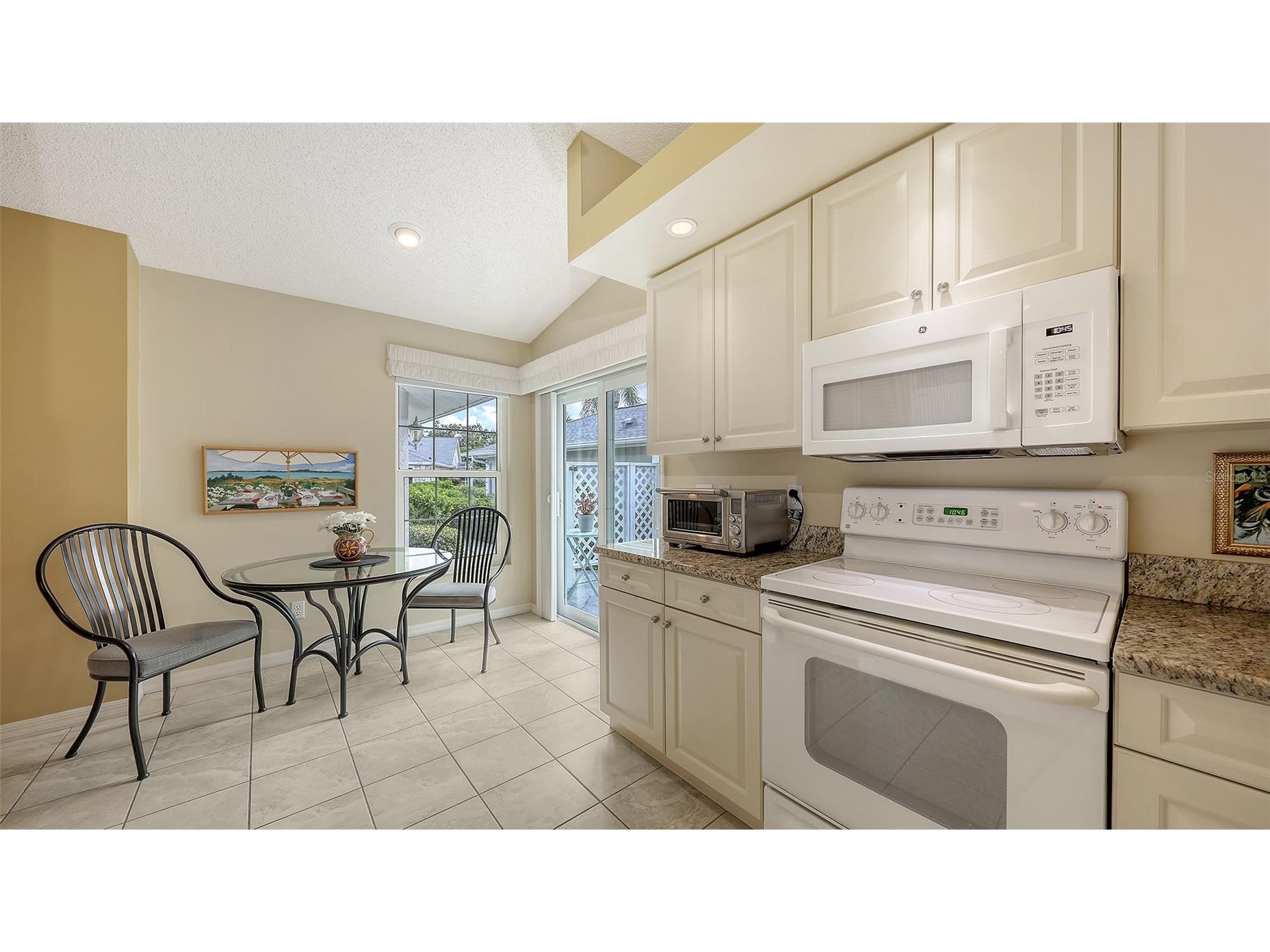 5568 Country Club Way Sarasota FL 34243 A4666779 image10