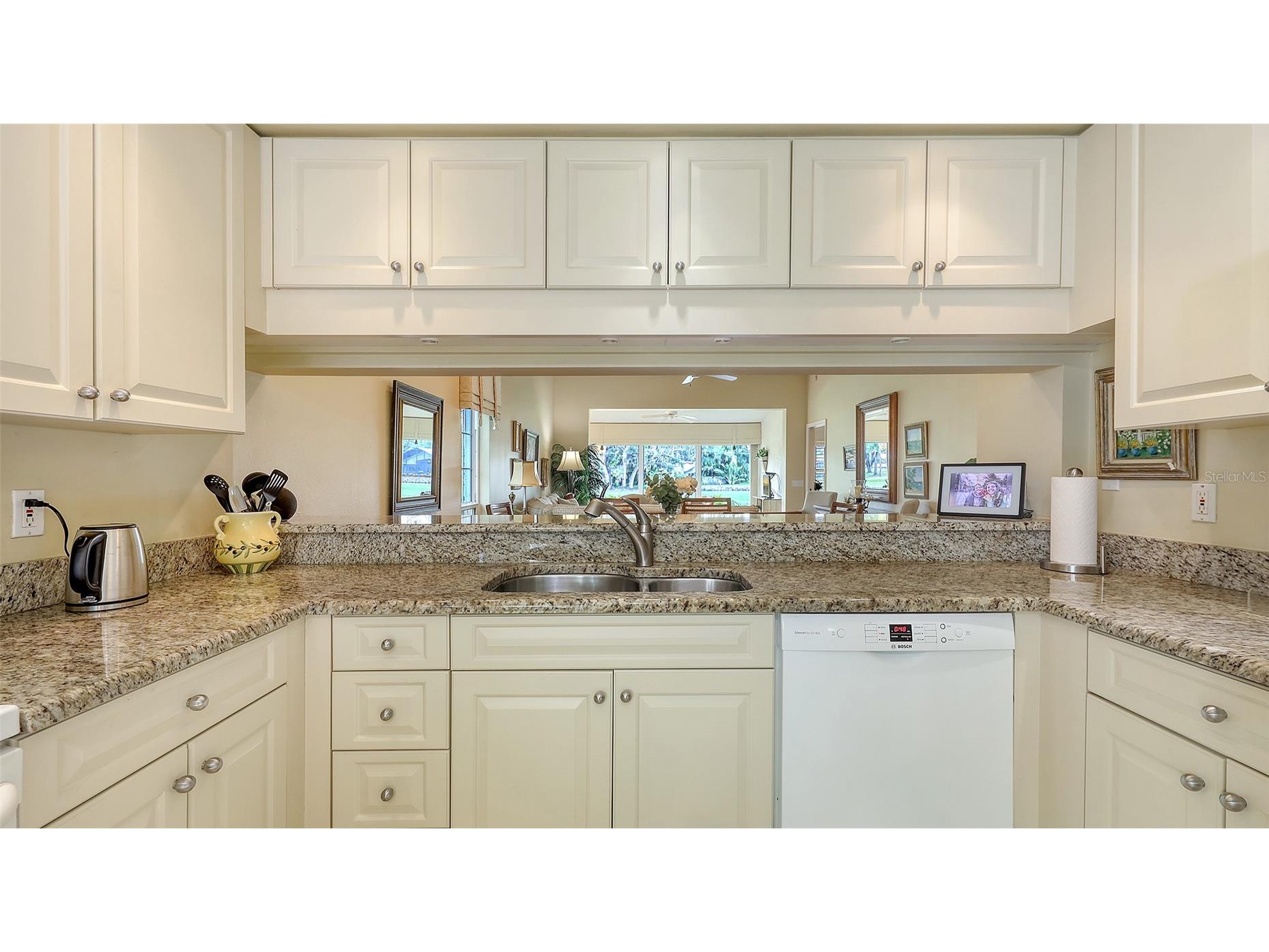 5568 Country Club Way Sarasota FL 34243 A4666779 image12