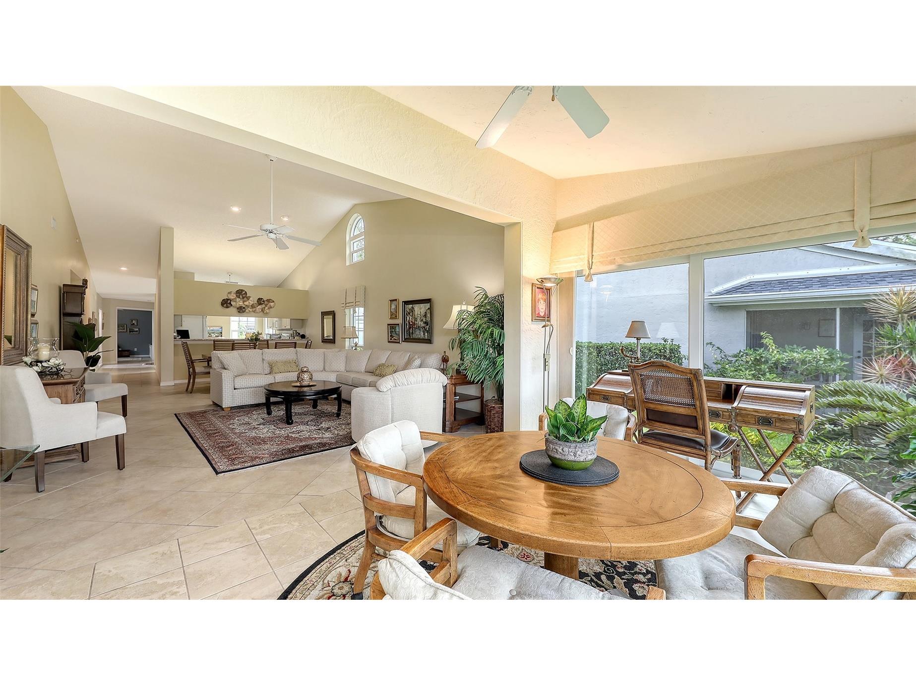 5568 Country Club Way Sarasota FL 34243 A4666779 image16