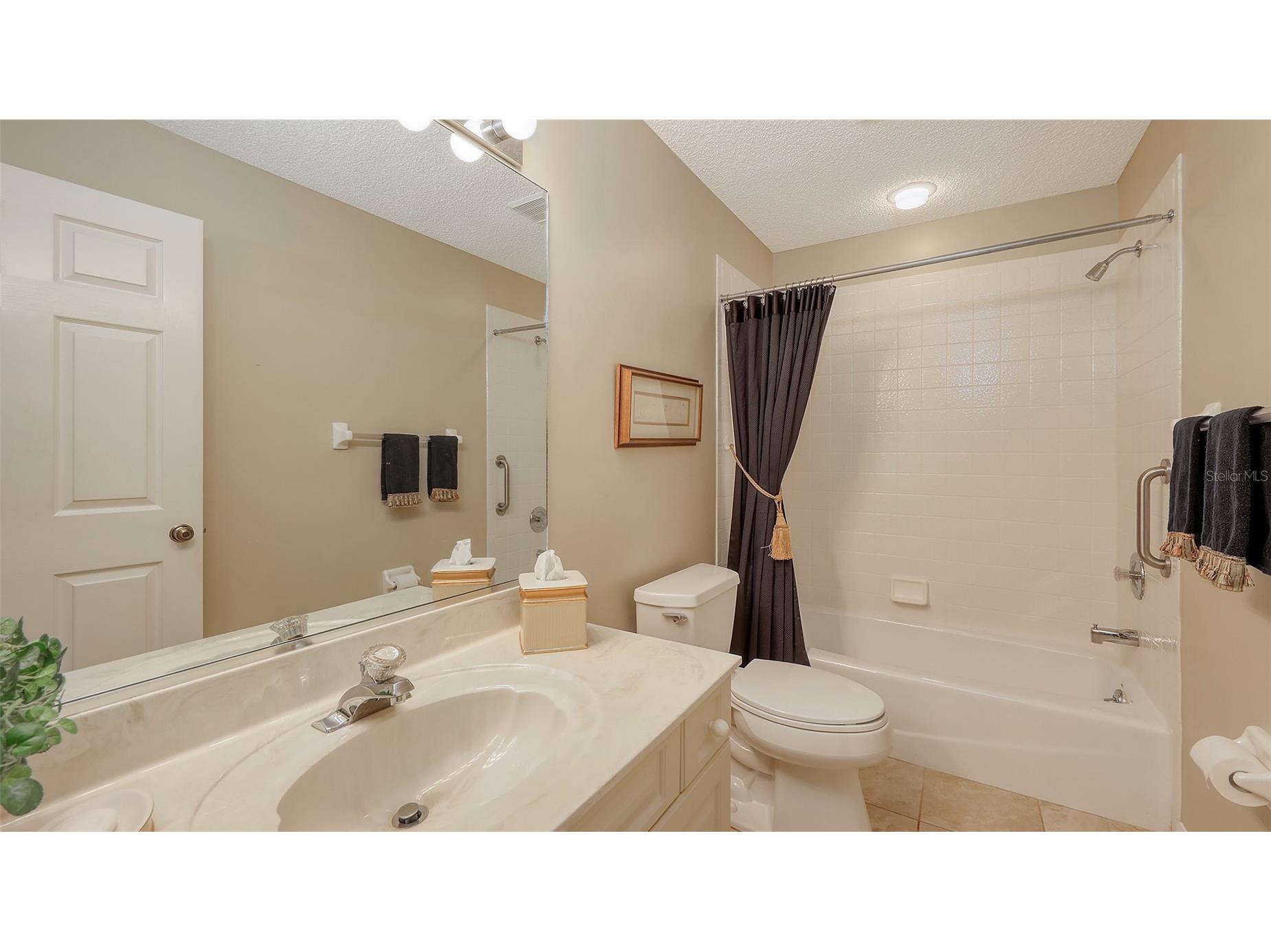 5568 Country Club Way Sarasota FL 34243 A4666779 image21