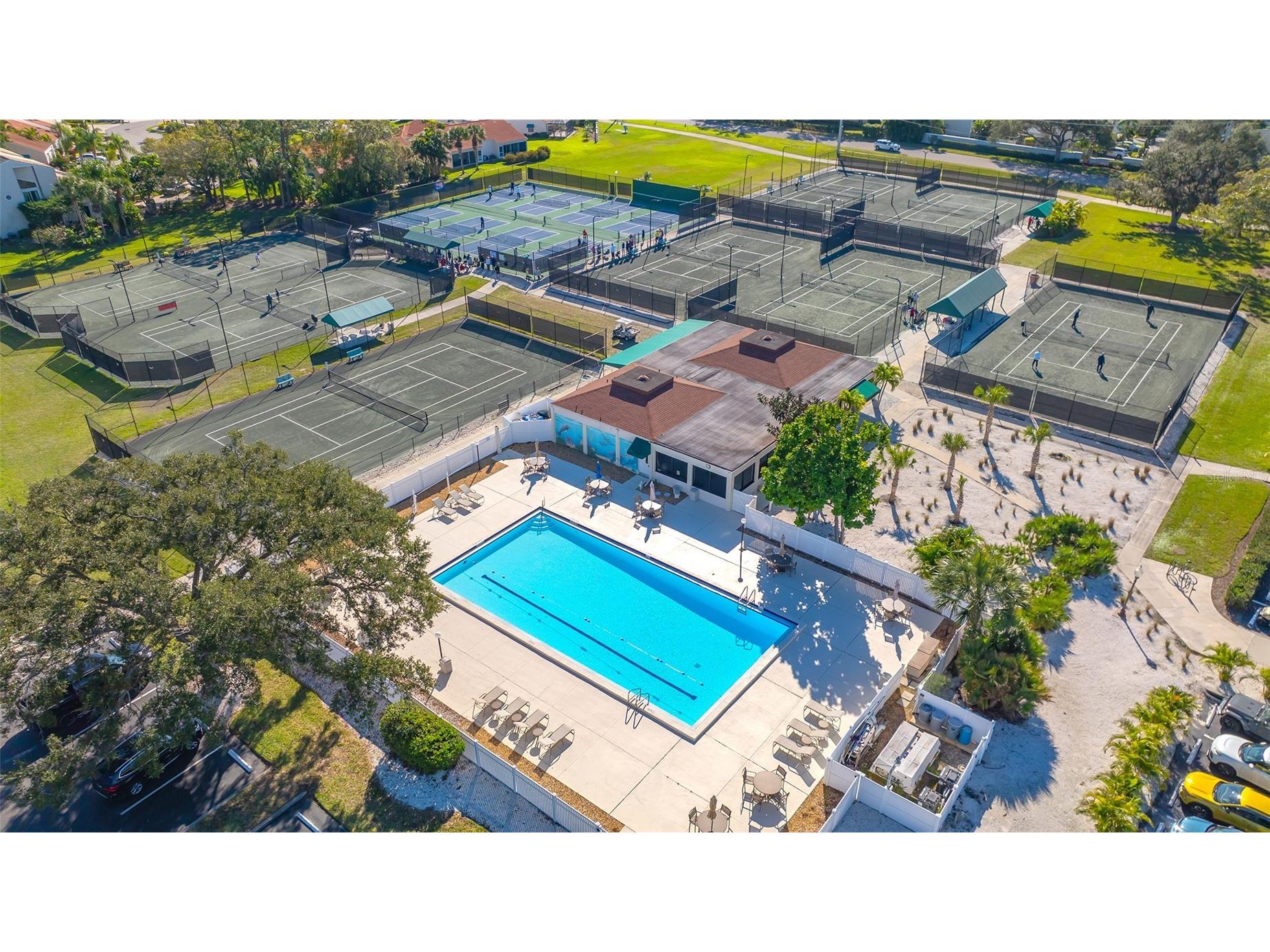 5568 Country Club Way Sarasota FL 34243 A4666779 image33