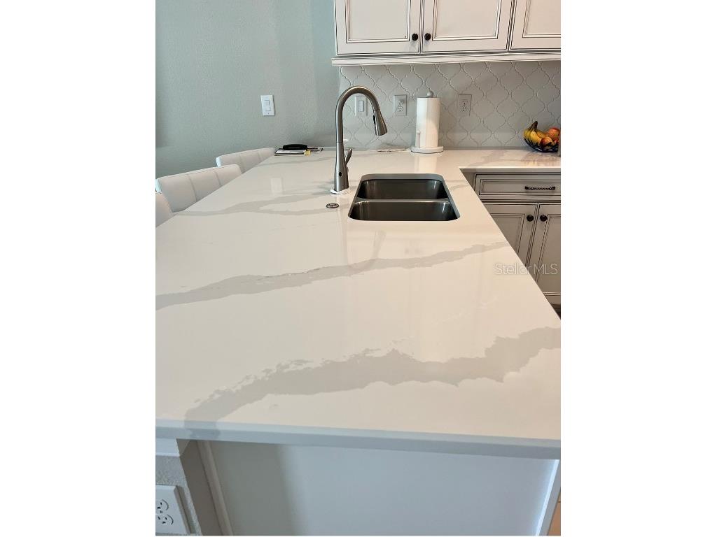 5569 Cannes Circle Sarasota FL 34231 A4595715 image4