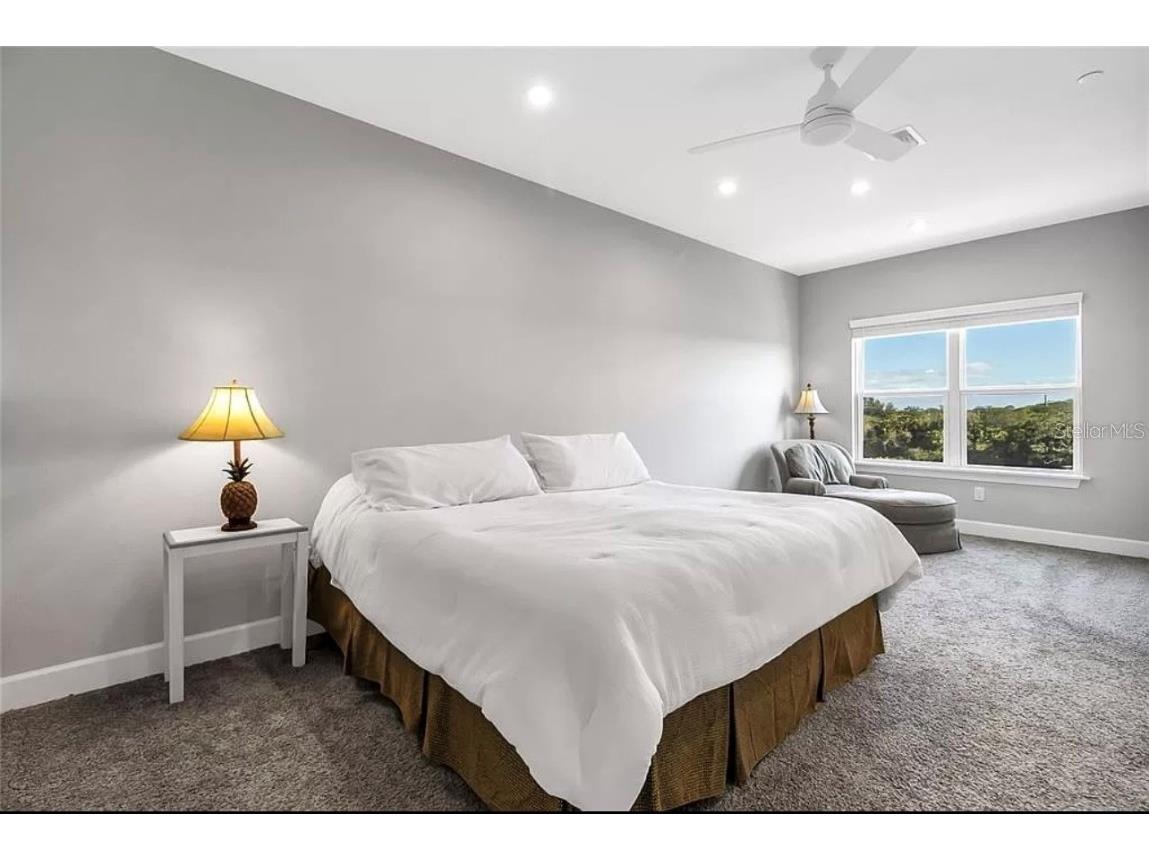 5569 Cannes Circle Sarasota FL 34231 A4595715 image7