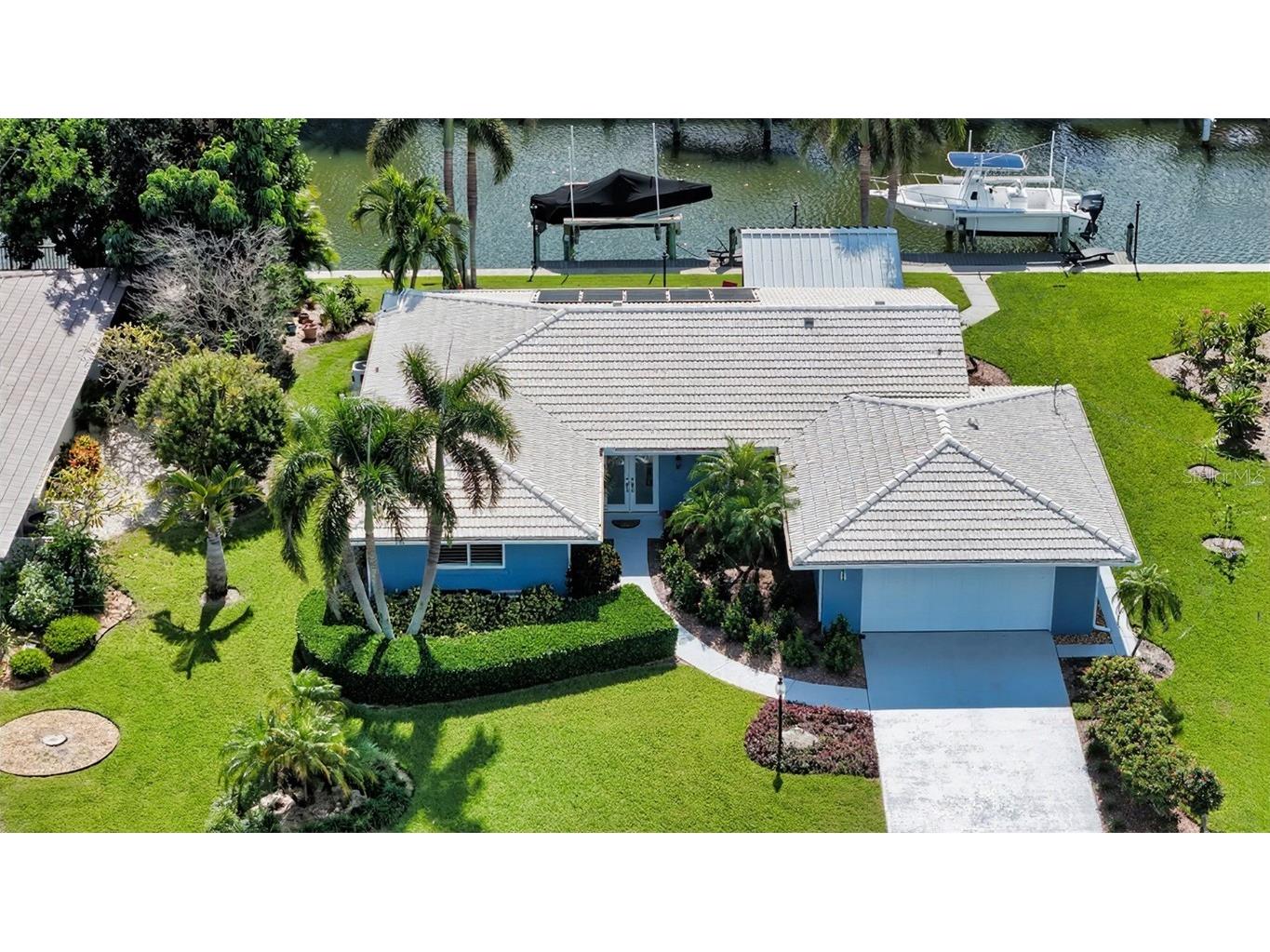5569 Contento Drive Sarasota FL 34242 - SIESTA ISLES CANAL SYSTEM A4670108 image3