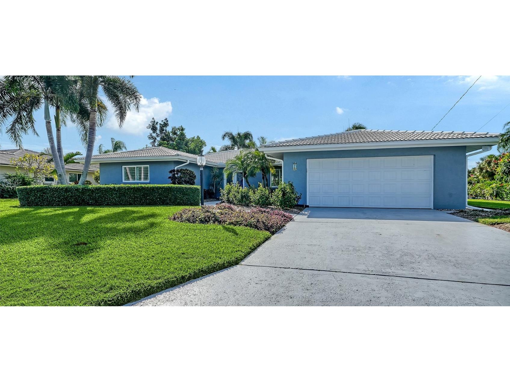 5569 Contento Drive Sarasota FL 34242 - SIESTA ISLES CANAL SYSTEM A4670108 image5
