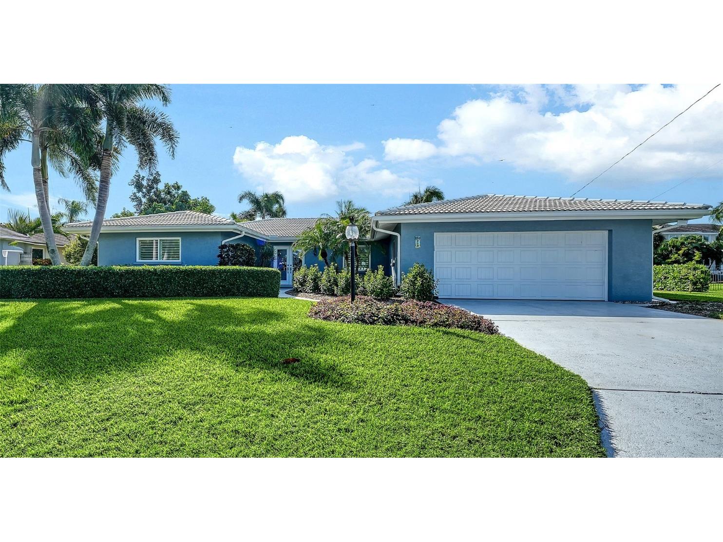 5569 Contento Drive Sarasota FL 34242 - SIESTA ISLES CANAL SYSTEM A4670108 image7