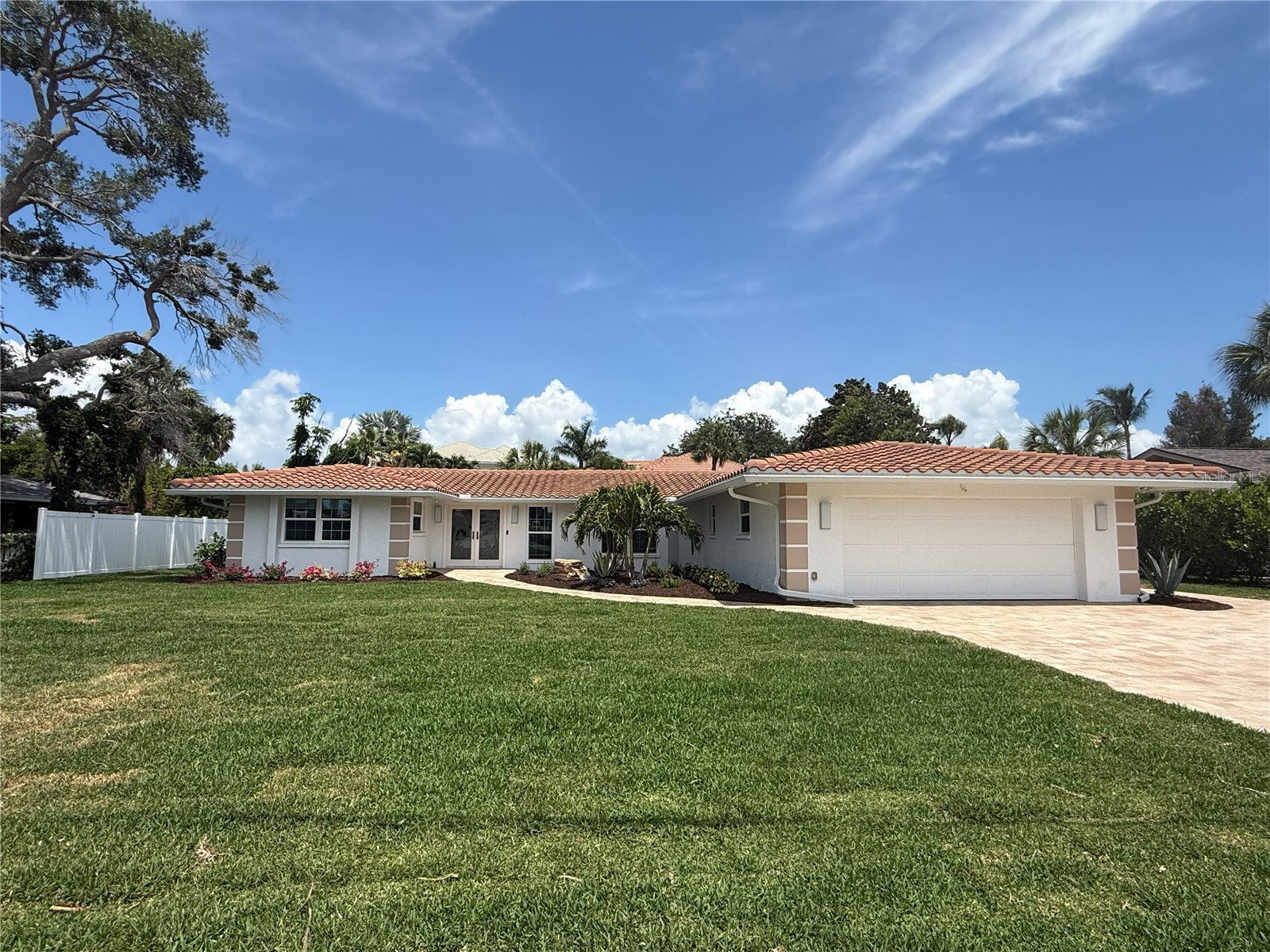 5569 Shadow Lawn Drive Sarasota FL 34242 A4691399 image1