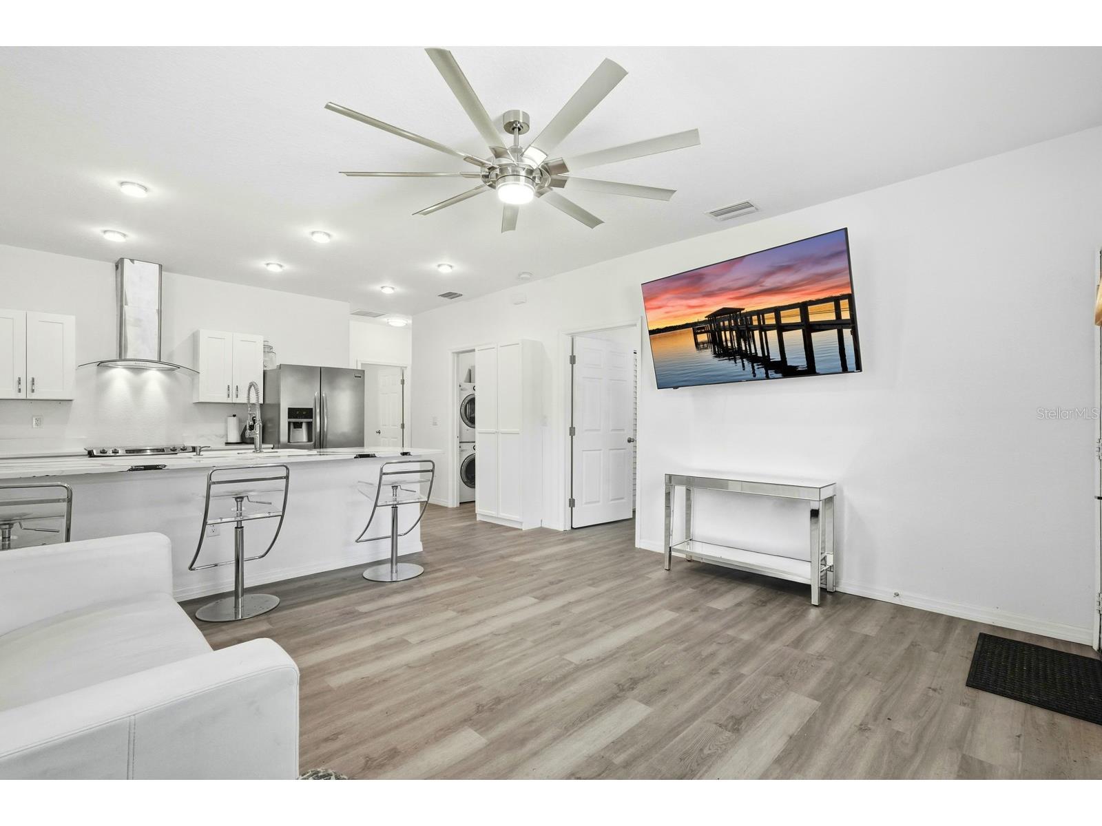 557 Live Oak Avenue Daytona Beach FL 32114 V4946343 image10
