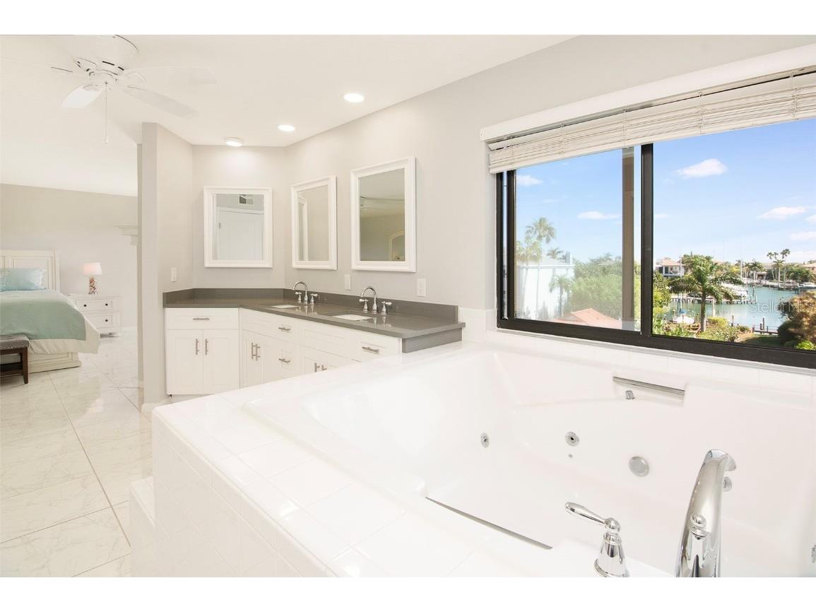 557 Pinellas Bayway S #114 Tierra Verde FL 33715 TB8461116 image24