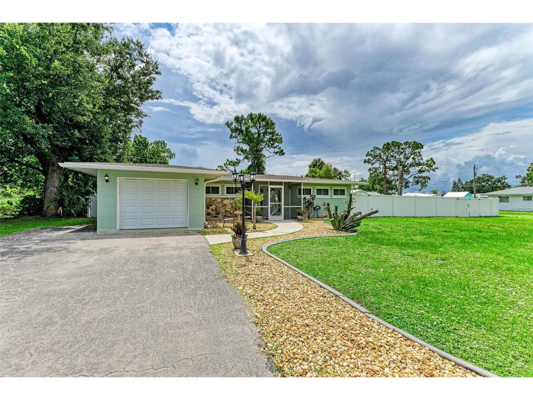 557 Reading Street NW Port Charlotte FL 33952 A4657941 image1