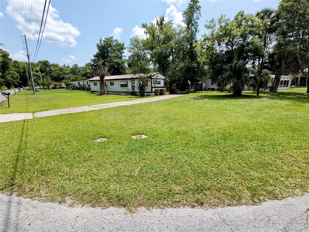 55707 Jamie Drive Astor FL 32102 - ST JOHN'S RIVER V4930828 image1