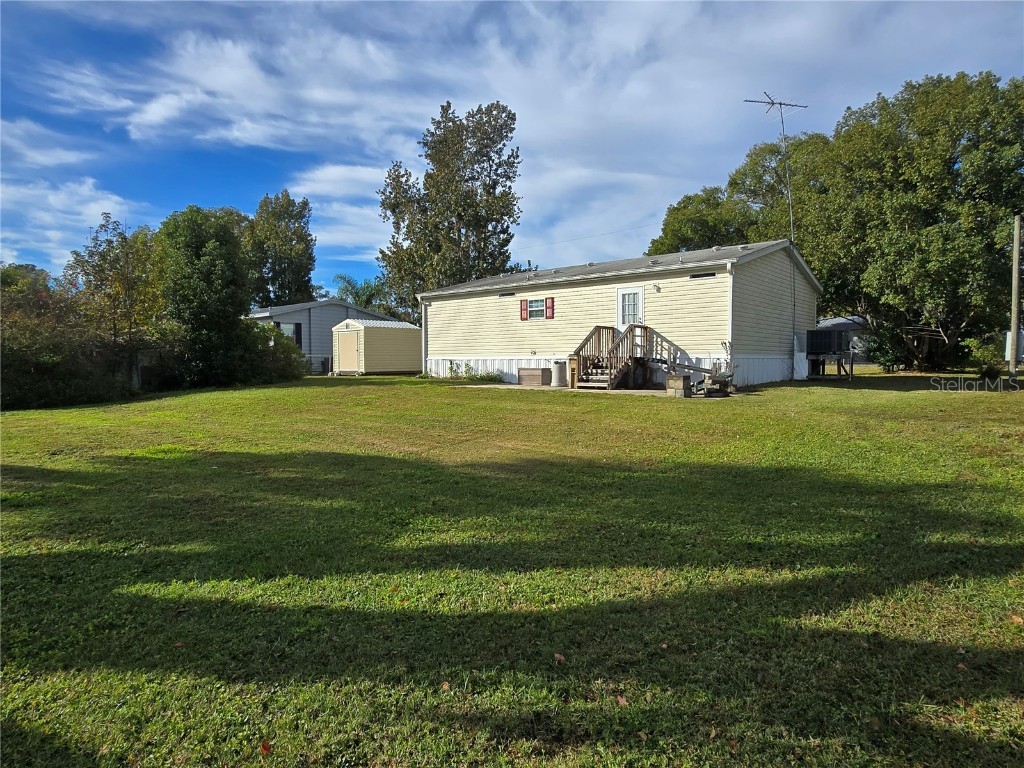 55716 Keith Street Astor FL 32102 - ST JOHN'S RIVER R4910309 image4