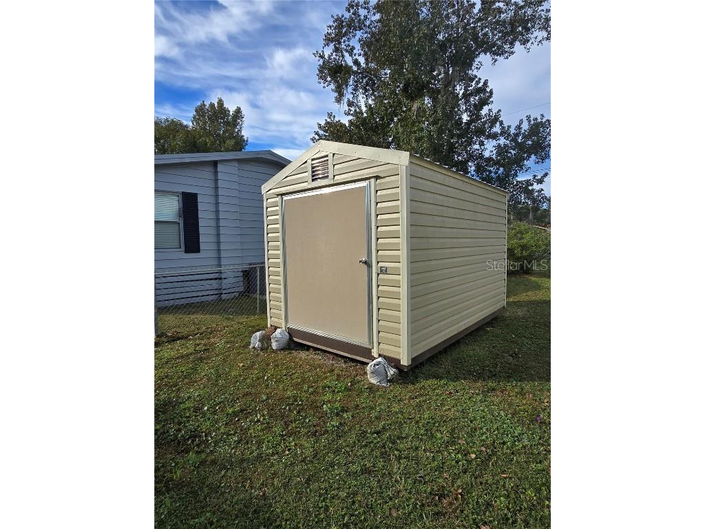 55716 Keith Street Astor FL 32102 - ST JOHN'S RIVER R4910309 image5