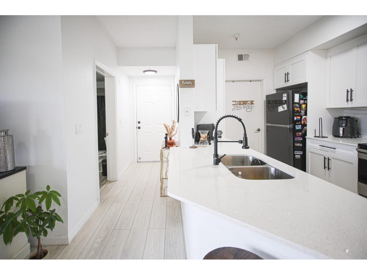 5572 Metrowest Boulevard #311 Orlando FL 32811 V4948933 image3