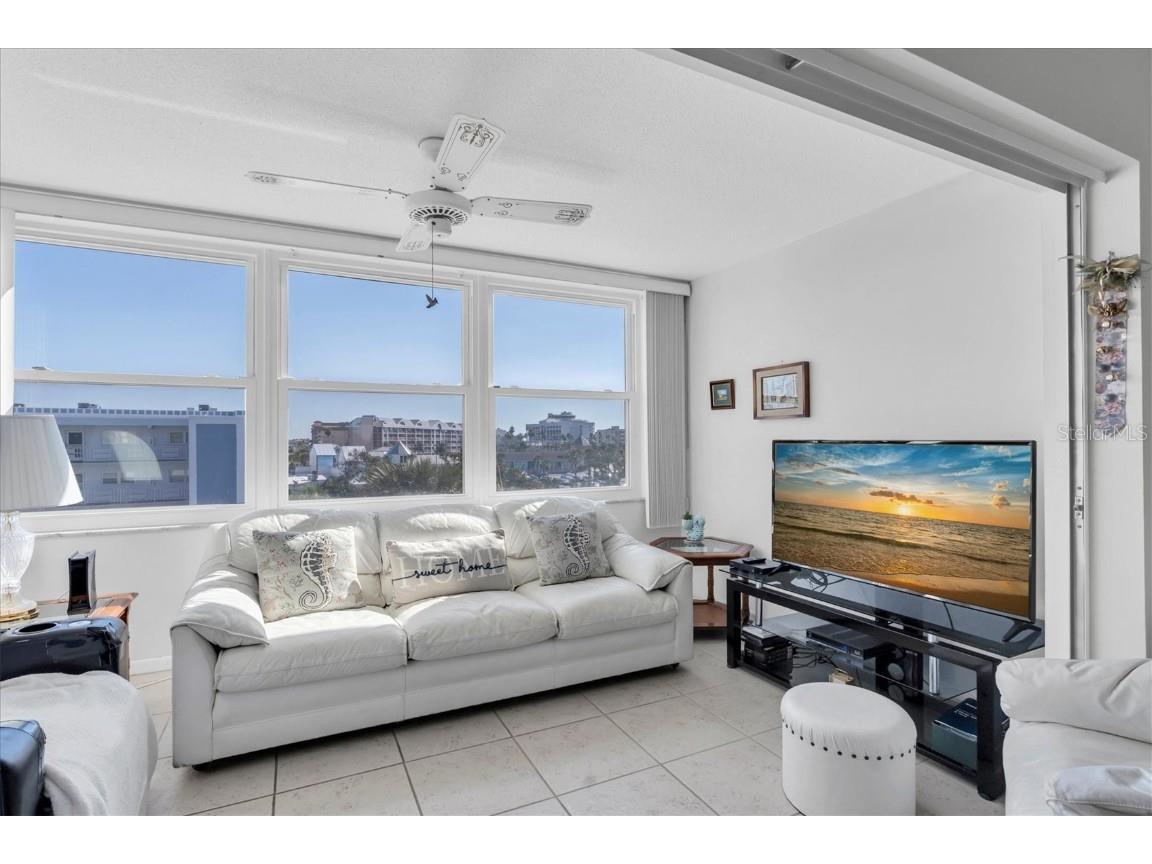 5575 Gulf Boulevard #424 Saint Pete Beach FL 33706 TB8448535 image1