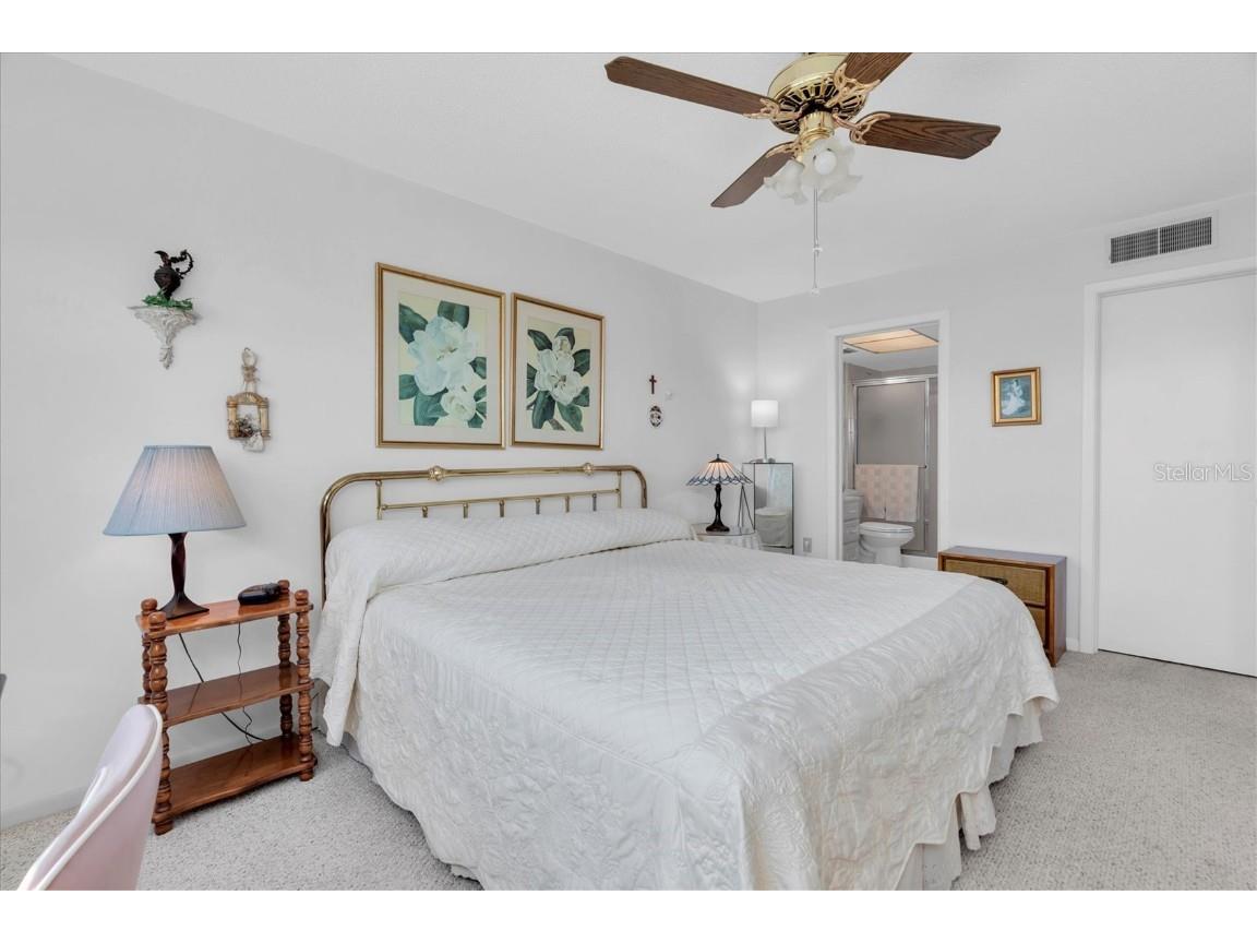 5575 Gulf Boulevard #424 Saint Pete Beach FL 33706 TB8448535 image20