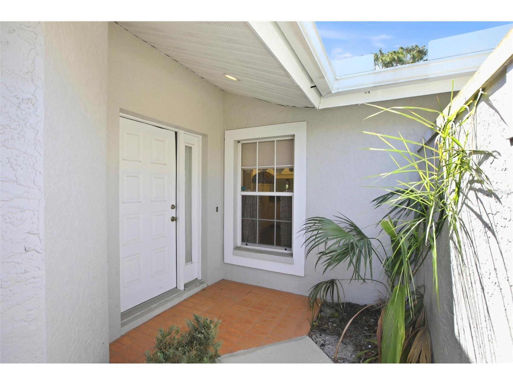 5576 Country Club Way #5576 Sarasota FL 34243 A4692168 image1