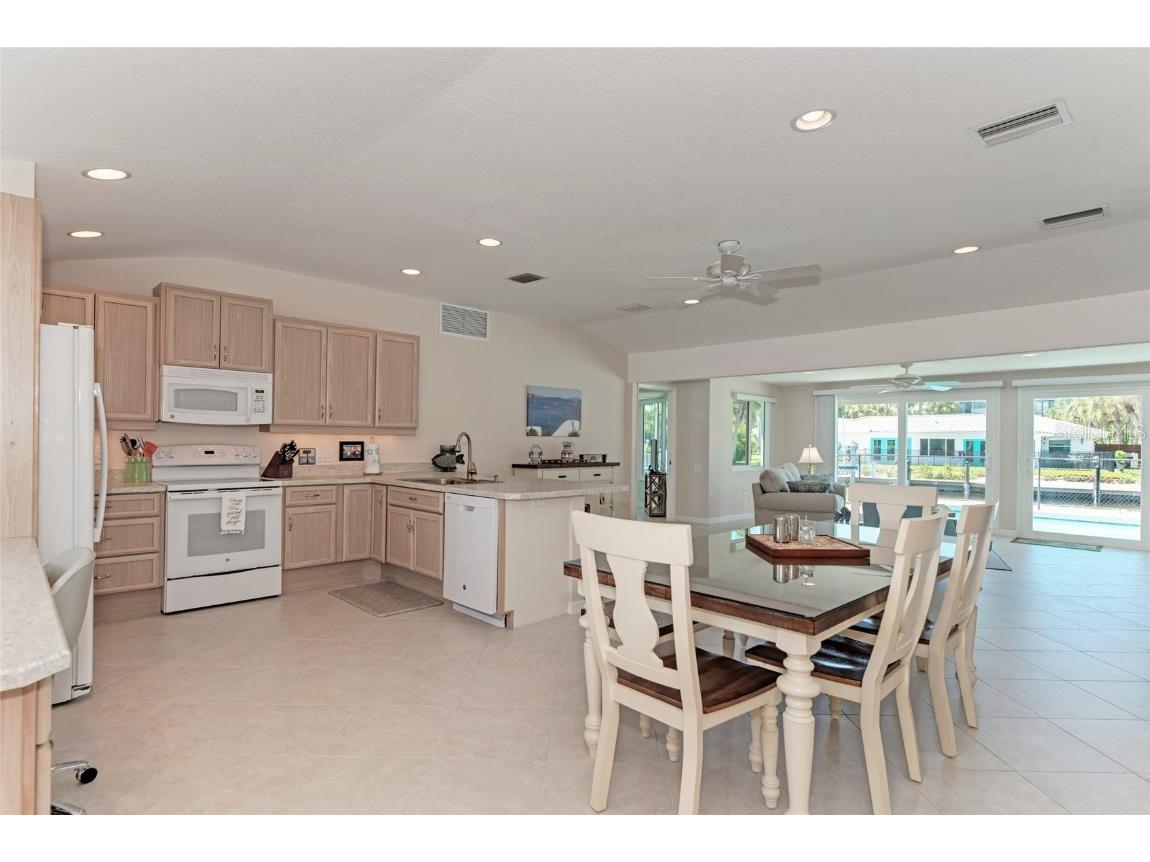 5577 Contento Drive Sarasota FL 34242 - GRAND CANAL A4607468 image11