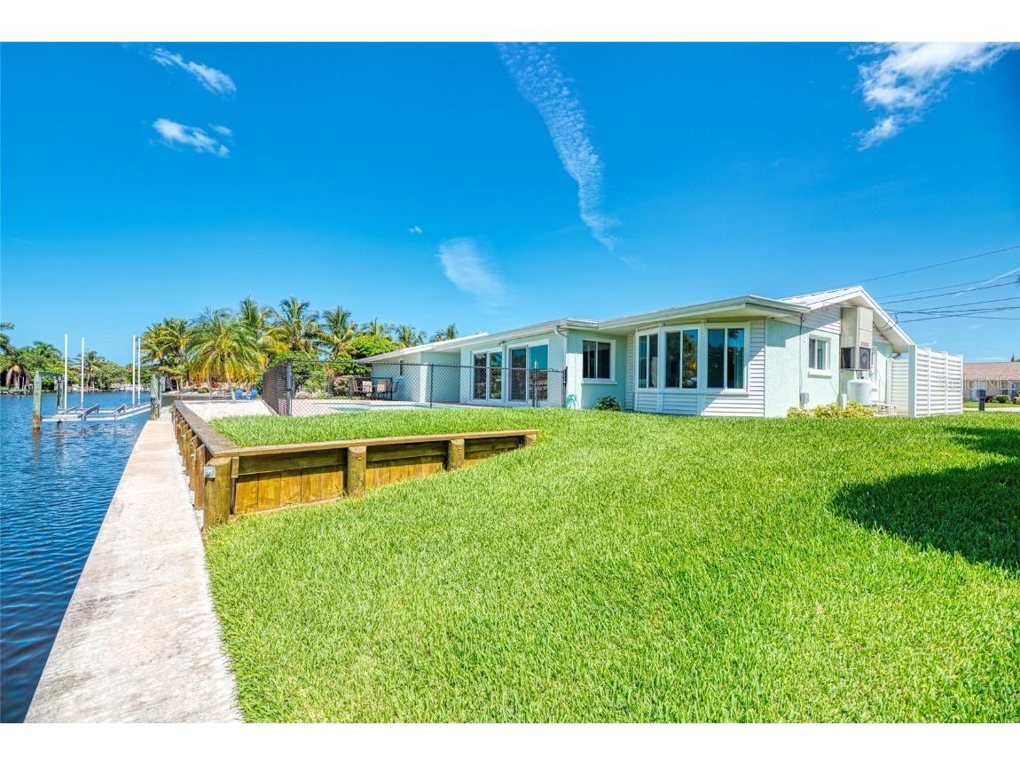 5577 Contento Drive Sarasota FL 34242 - GRAND CANAL A4607468 image3