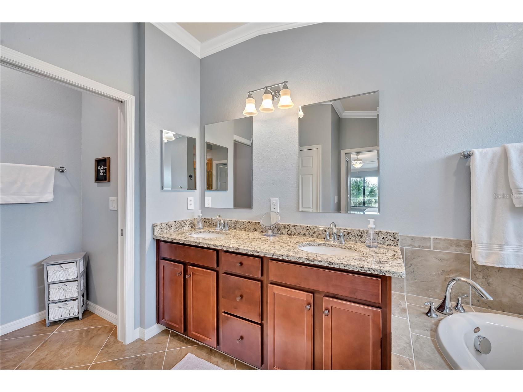 5577 Palmer Circle #201 Bradenton FL 34211 A4686622 image20