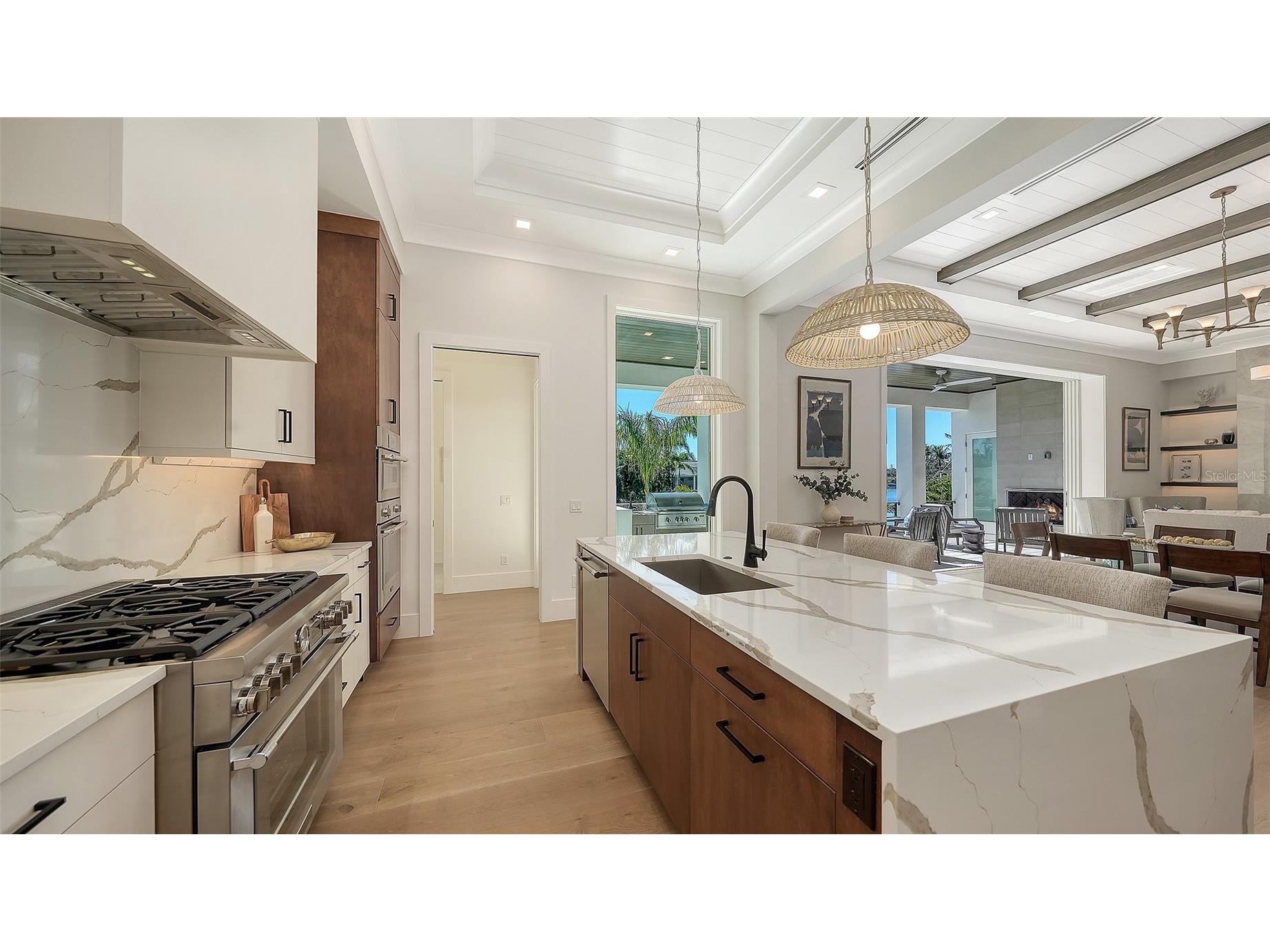 558 Venice Lane Sarasota FL 34242 A4689132 image17
