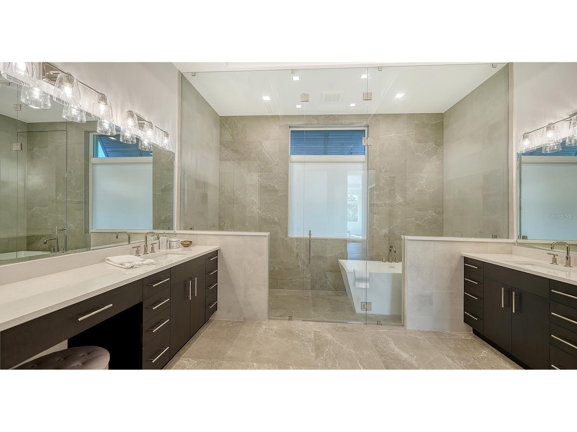 558 Venice Lane Sarasota FL 34242 A4689132 image30