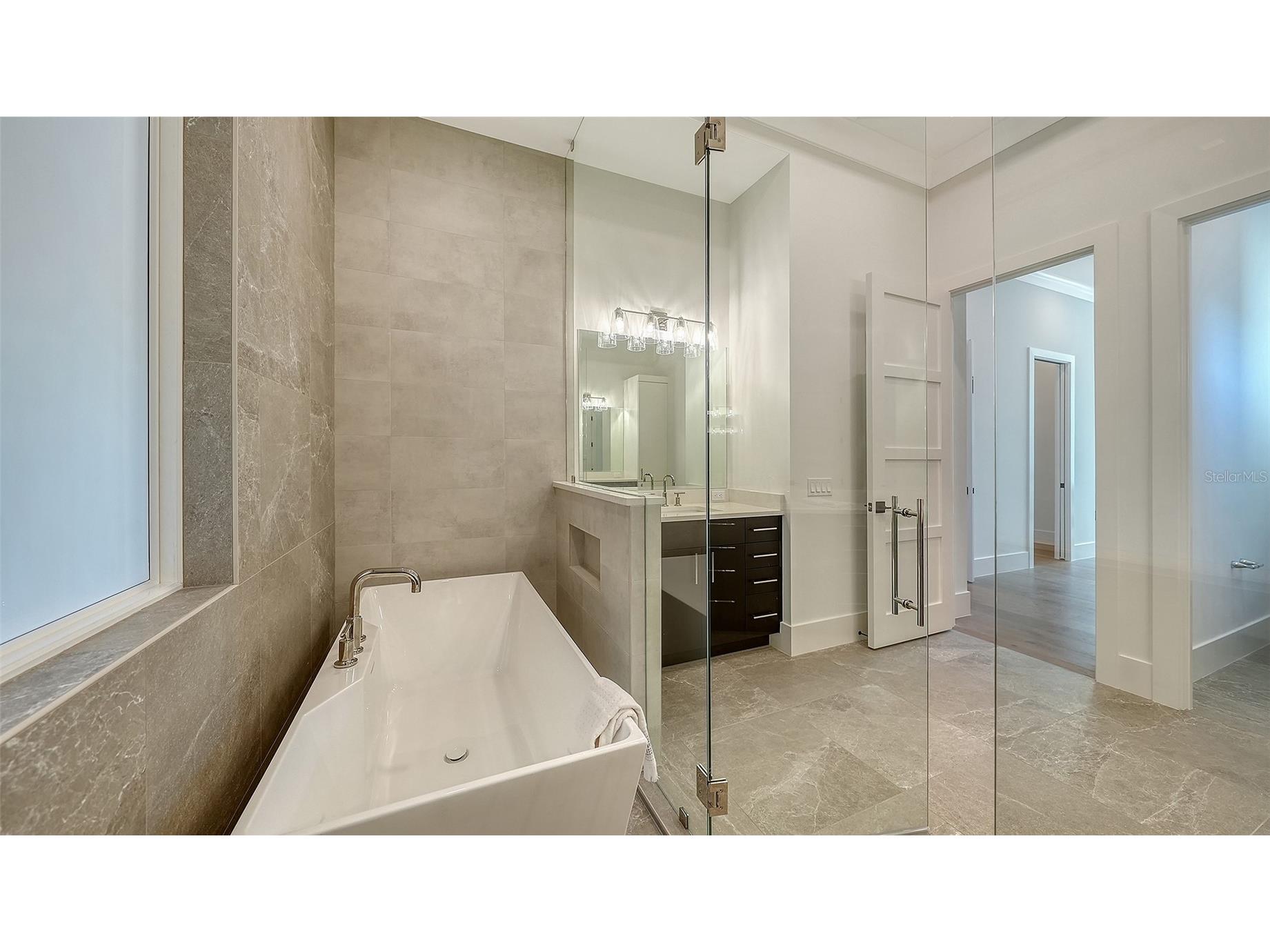 558 Venice Lane Sarasota FL 34242 A4689132 image32
