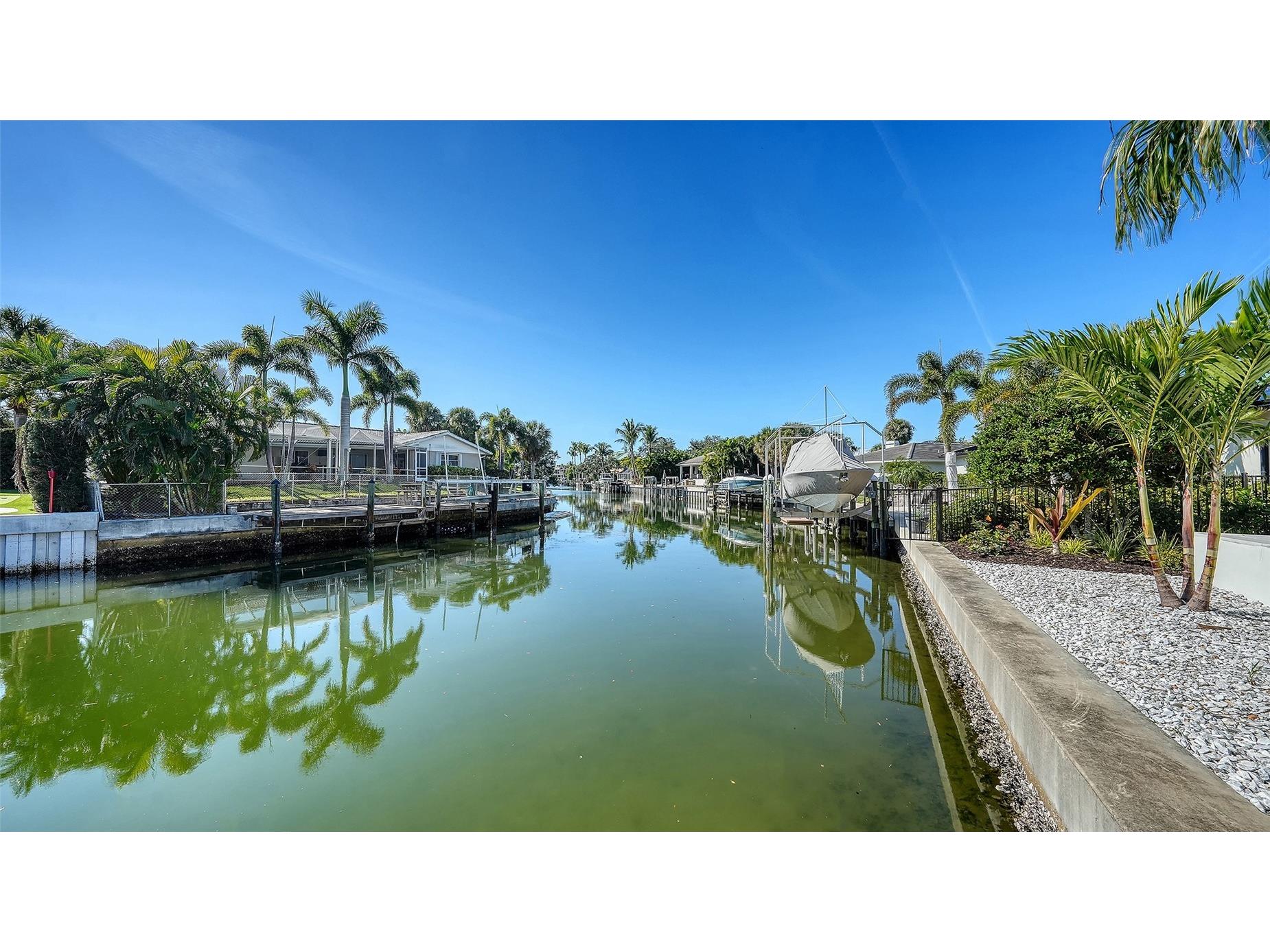 558 Venice Lane Sarasota FL 34242 A4689132 image77
