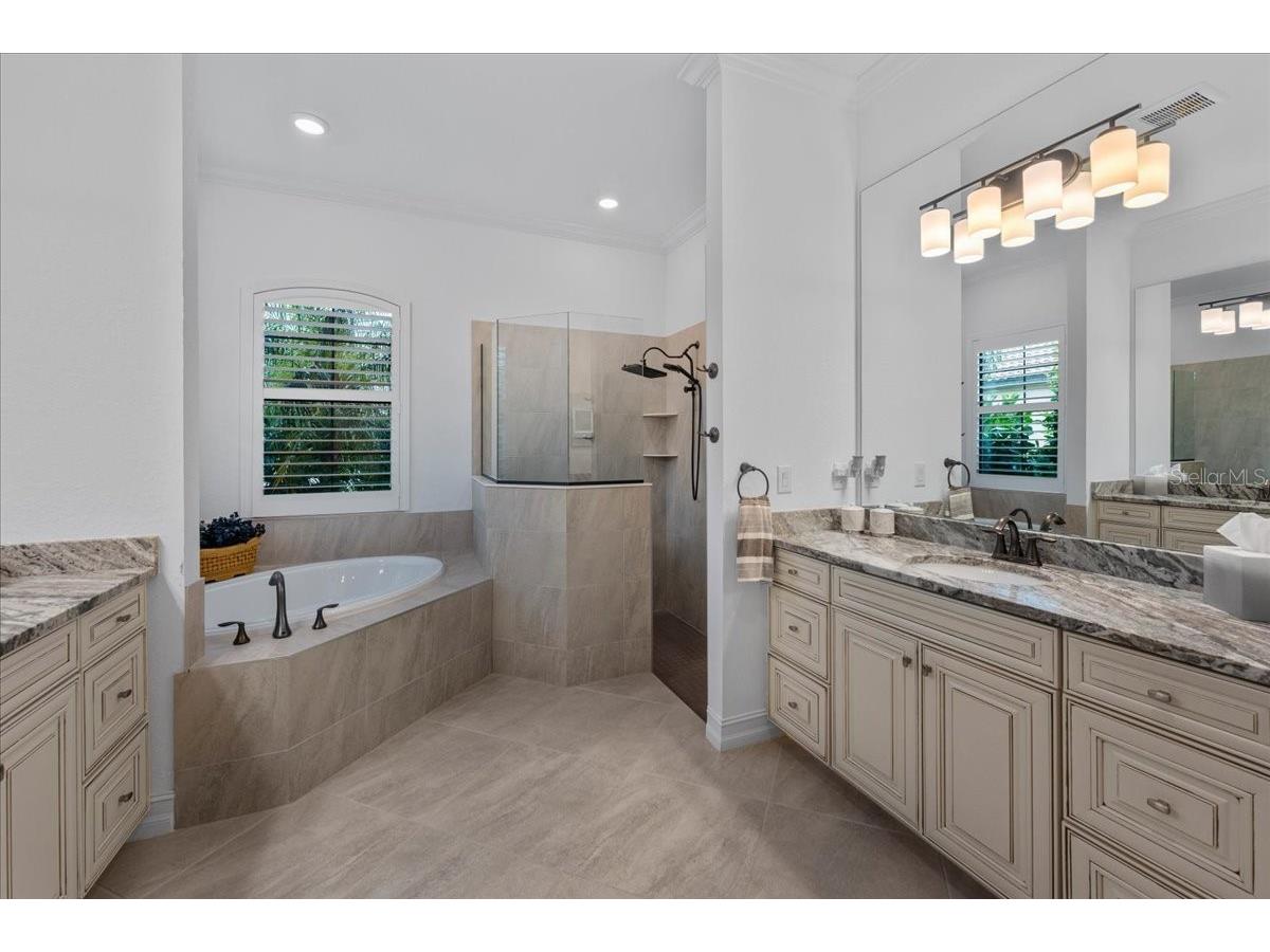 5580 Mulligan Way Lakewood Ranch FL 34211 A4694307 image53