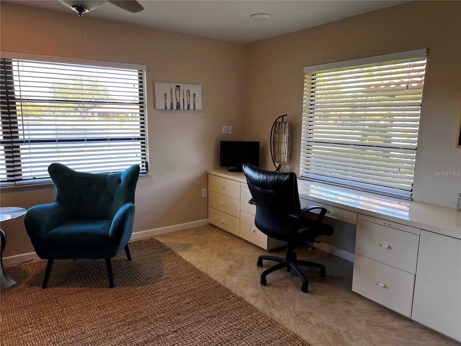 5581 Golf Pointe Drive Sarasota FL 34243 A4678276 image19