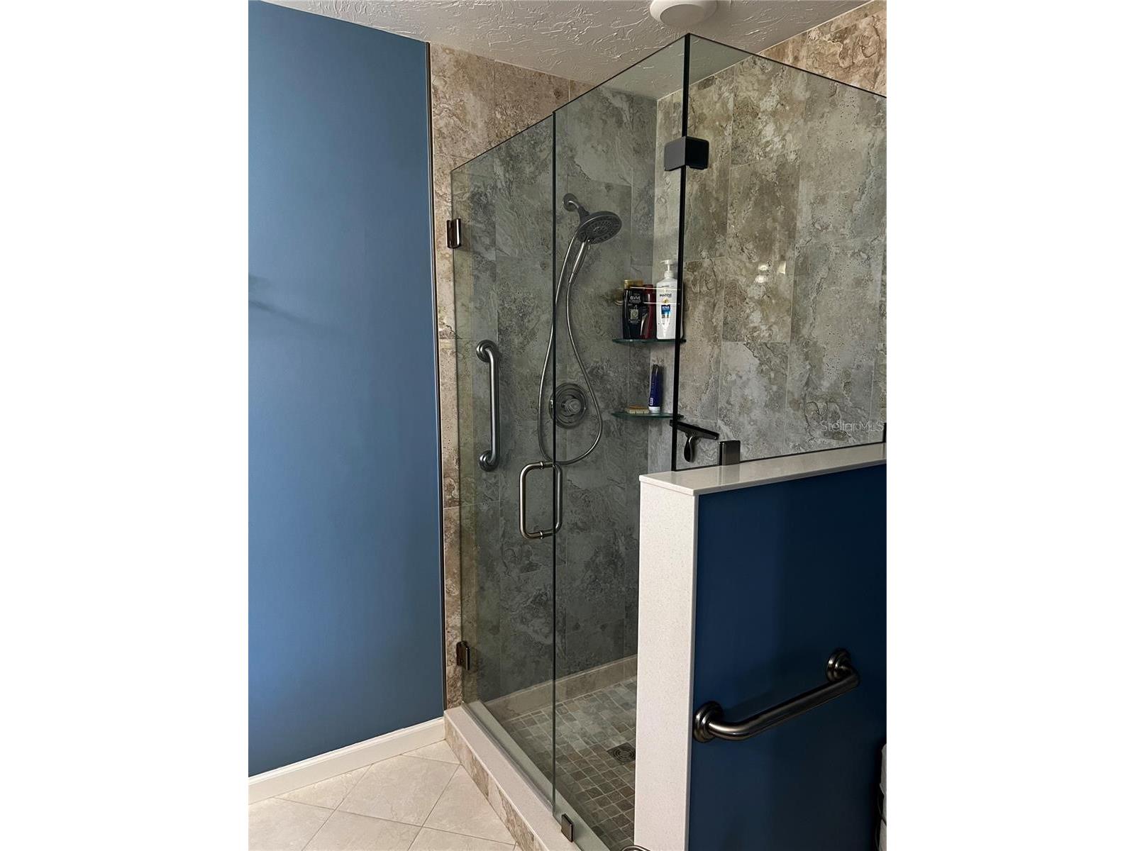 5581 Golf Pointe Drive Sarasota FL 34243 A4678276 image26