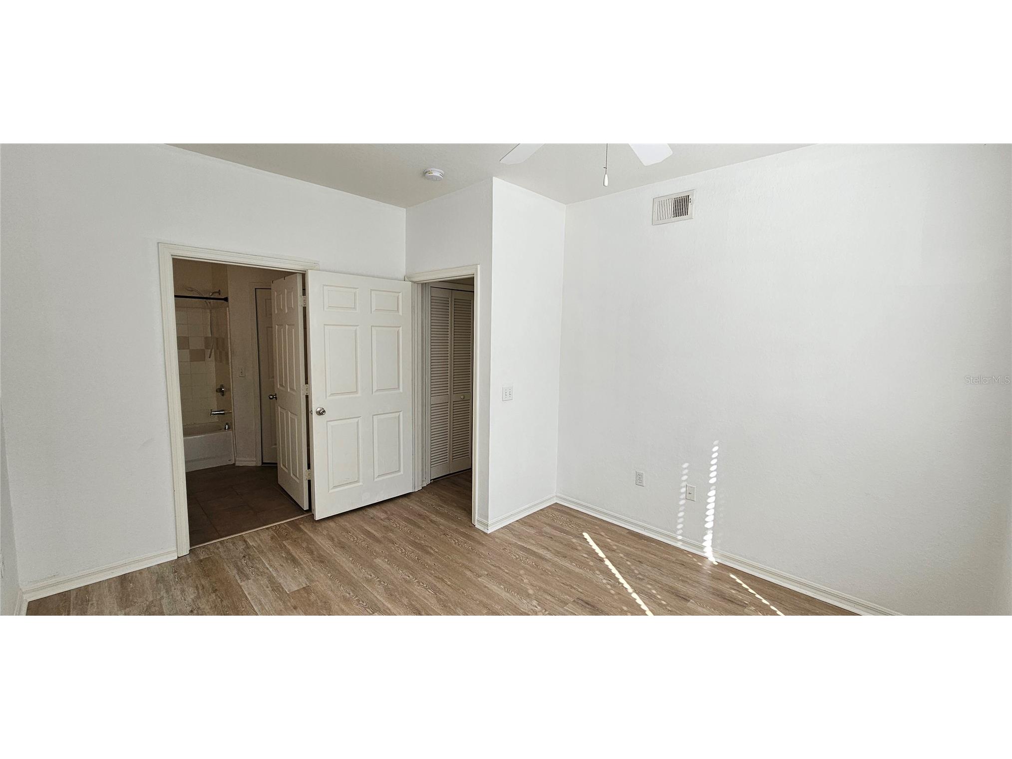 5581 Rosehill Road #104 Sarasota FL 34233 R4910980 image7
