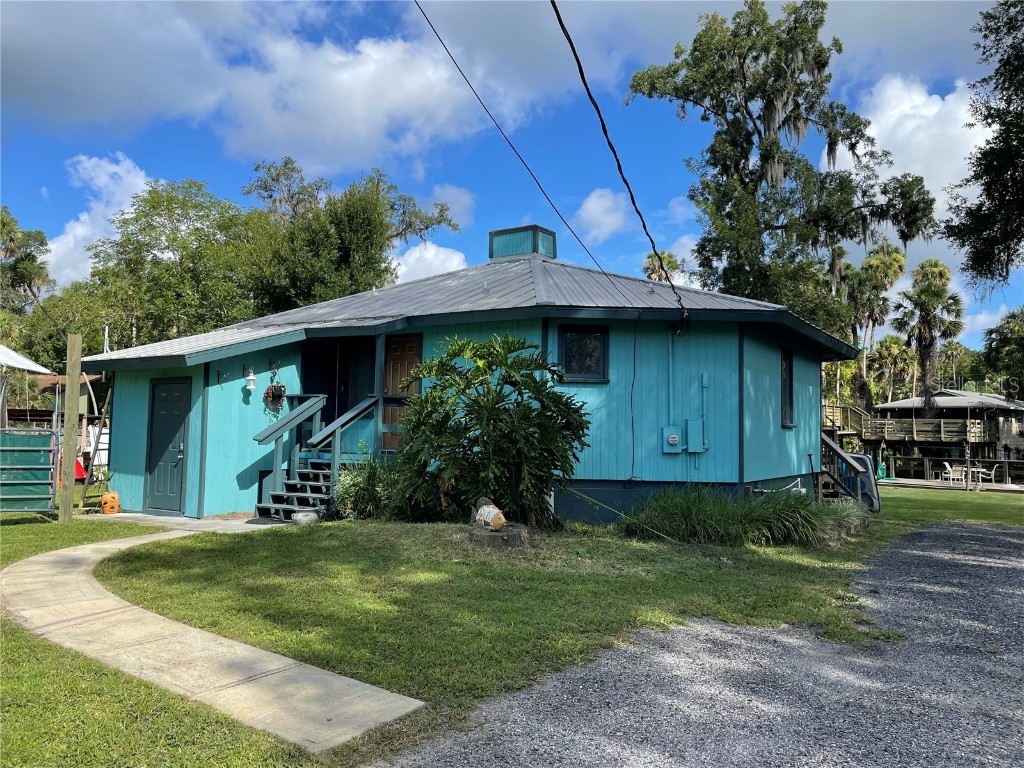 55819 Sam Street Astor FL 32102 - ST. JOHNS RIVER V4931752 image1