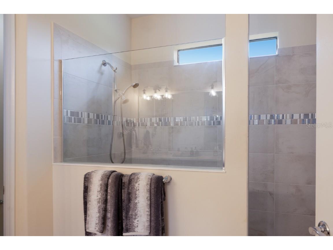 5583 Rain Lily Court Sarasota FL 34238 A4668670 image27