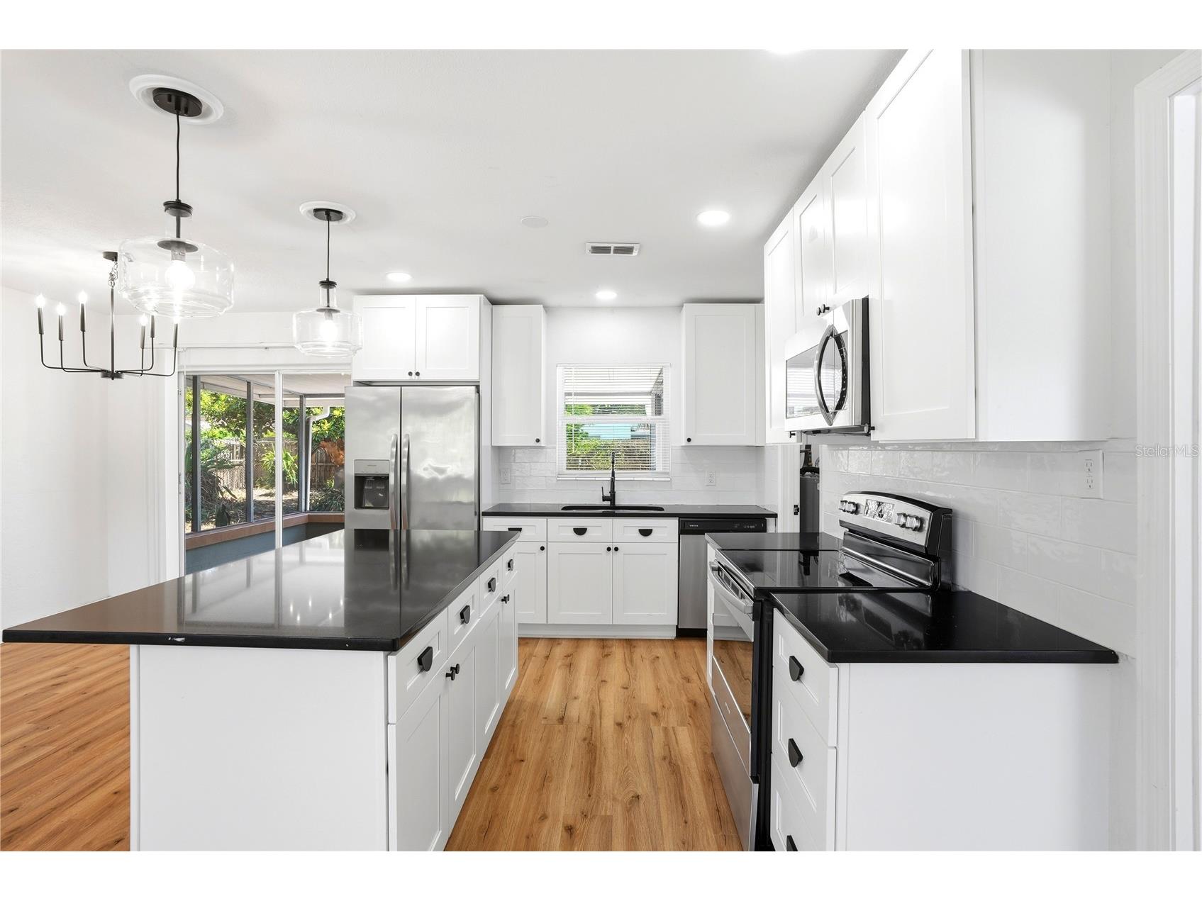 5586 30th Avenue N Saint Petersburg FL 33710 TB8518396 image10