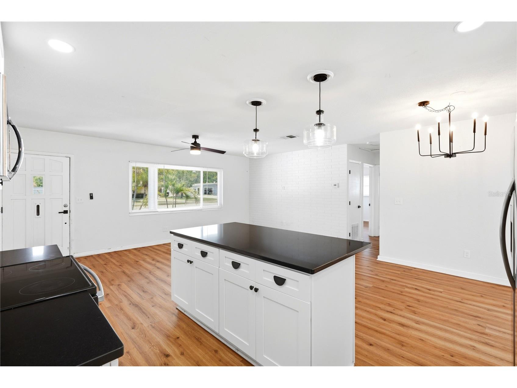 5586 30th Avenue N Saint Petersburg FL 33710 TB8518396 image11