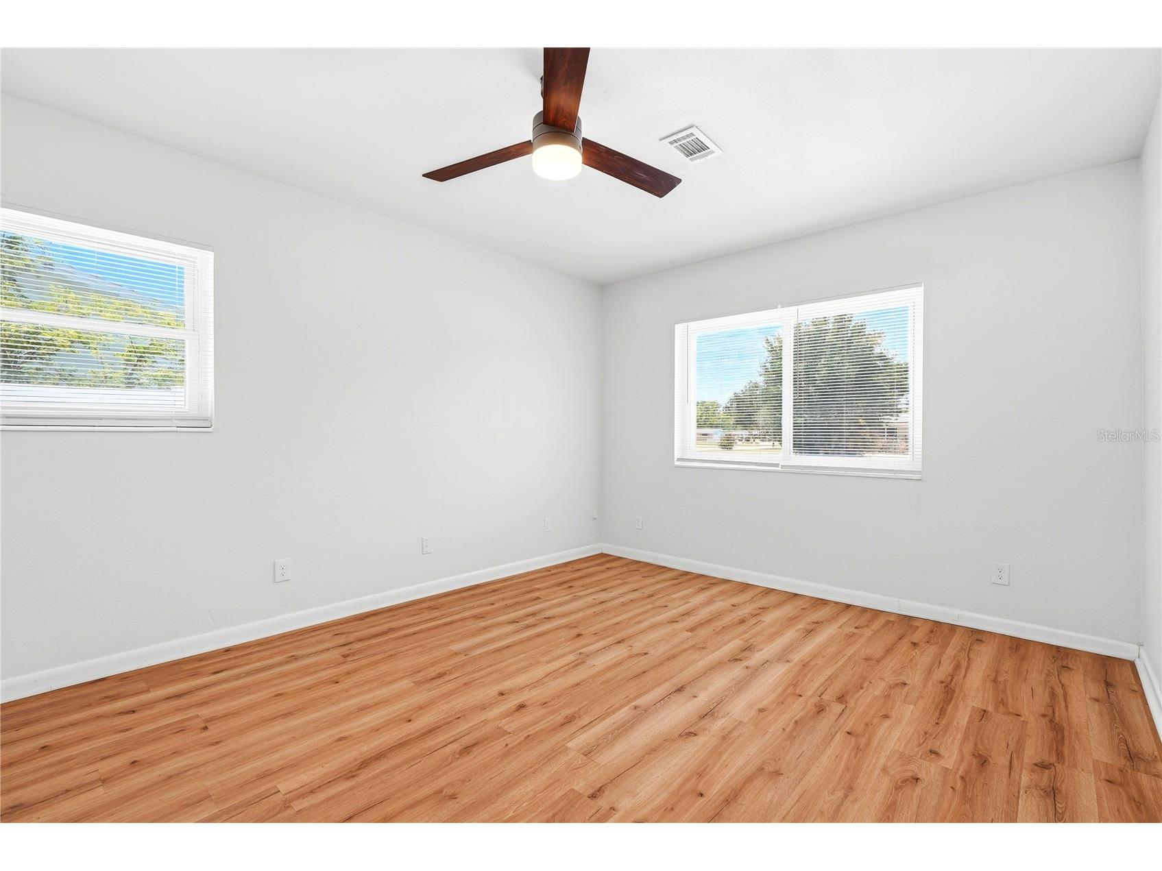 5586 30th Avenue N Saint Petersburg FL 33710 TB8518396 image14