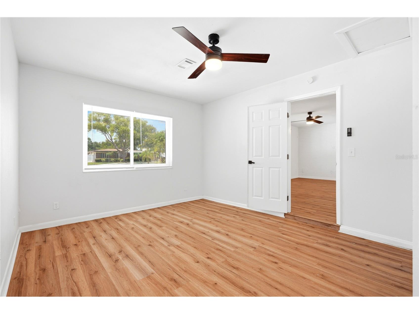 5586 30th Avenue N Saint Petersburg FL 33710 TB8518396 image16