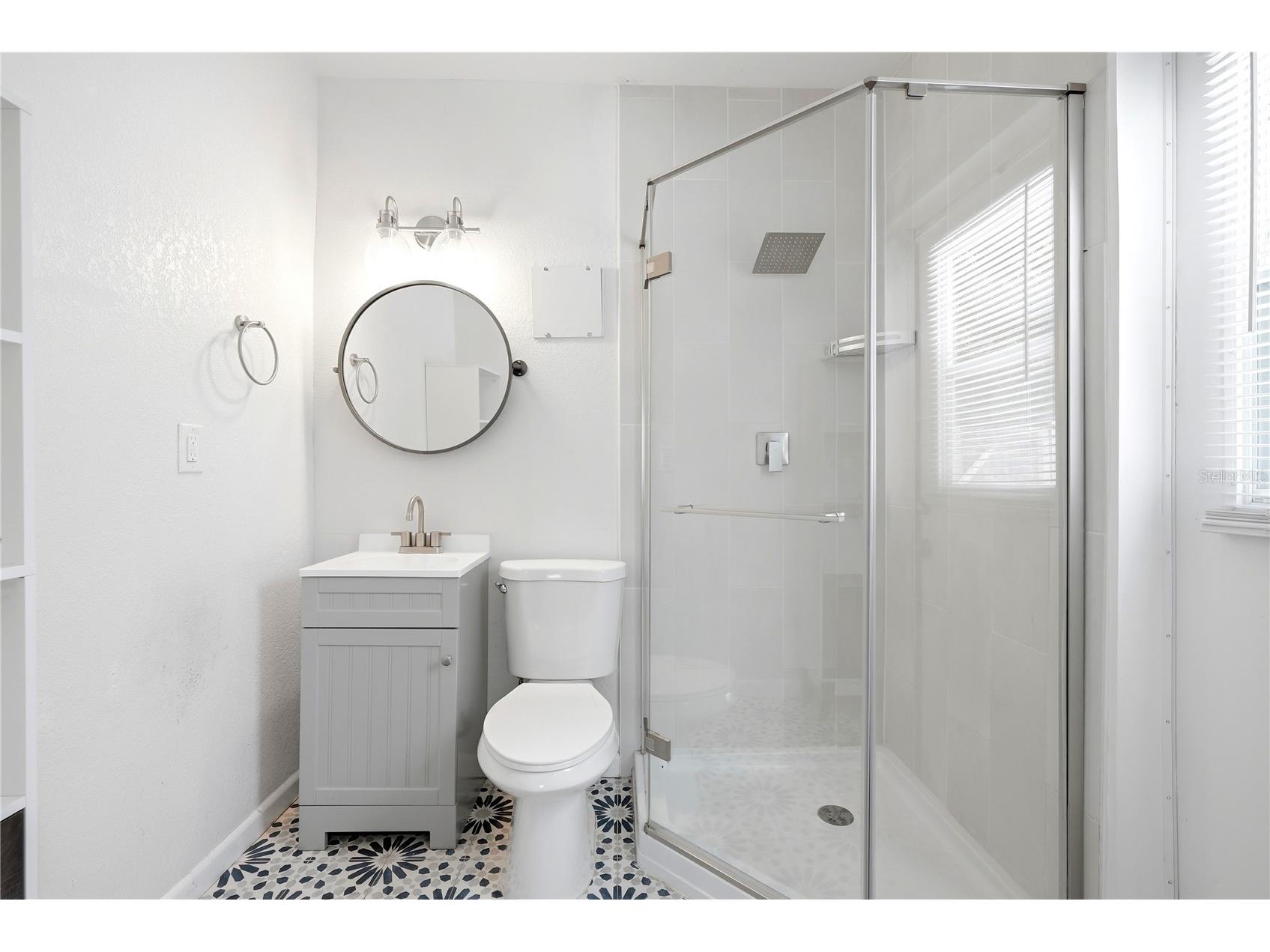 5586 30th Avenue N Saint Petersburg FL 33710 TB8518396 image17