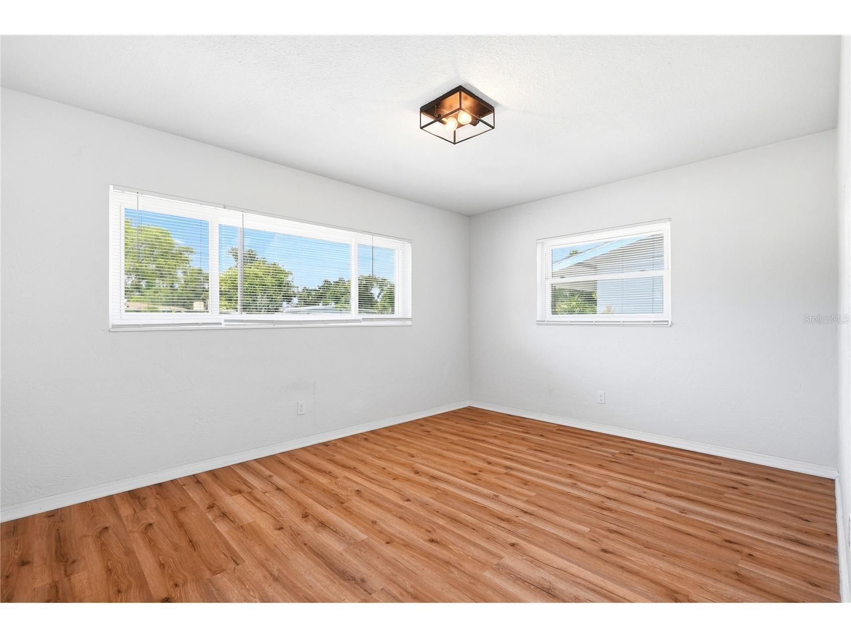 5586 30th Avenue N Saint Petersburg FL 33710 TB8518396 image20